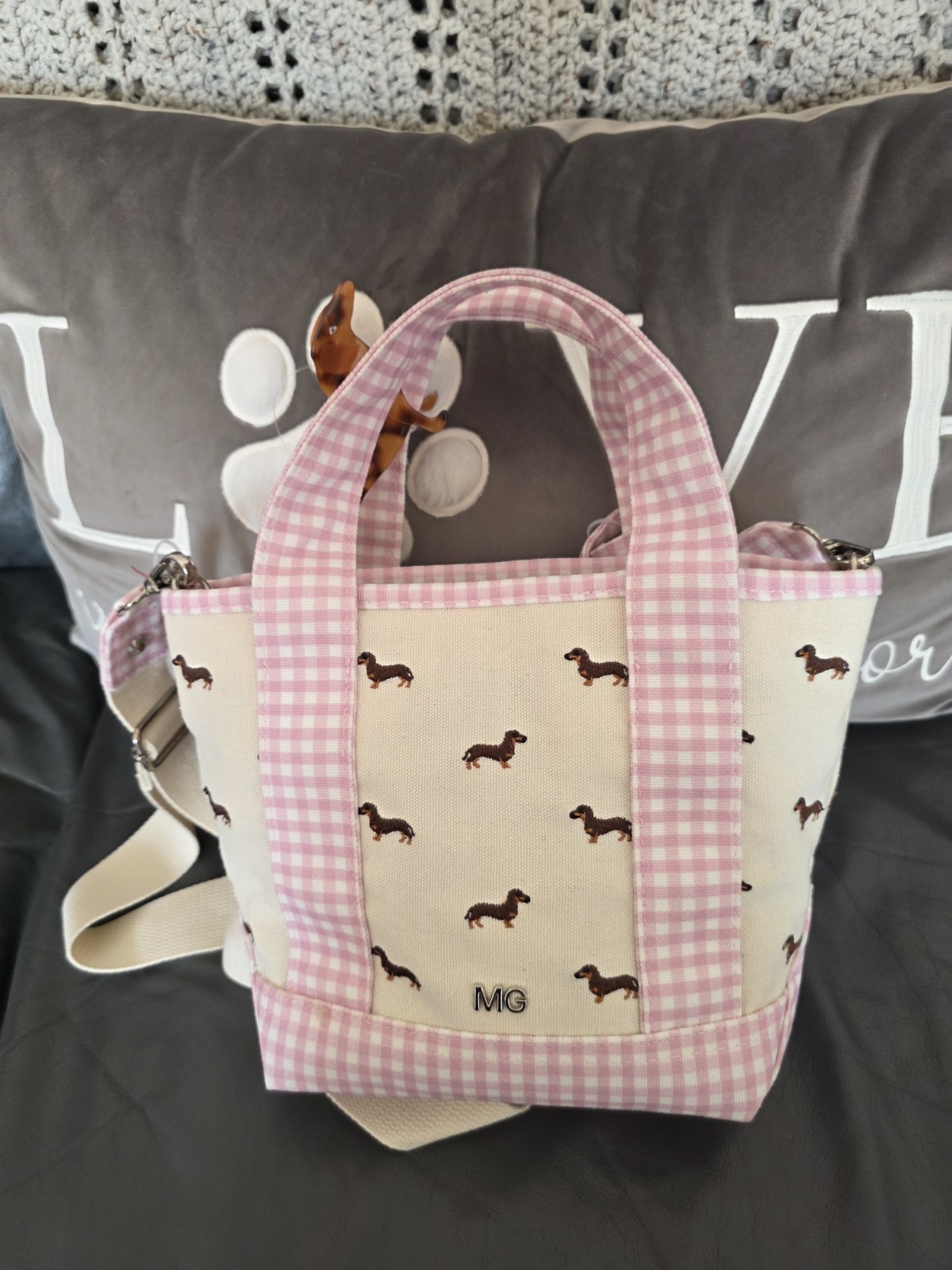 Madden Girl Dachshund Gingham Tote Bag Zip Lined Bag Charm Bow Chain Dixie NWT