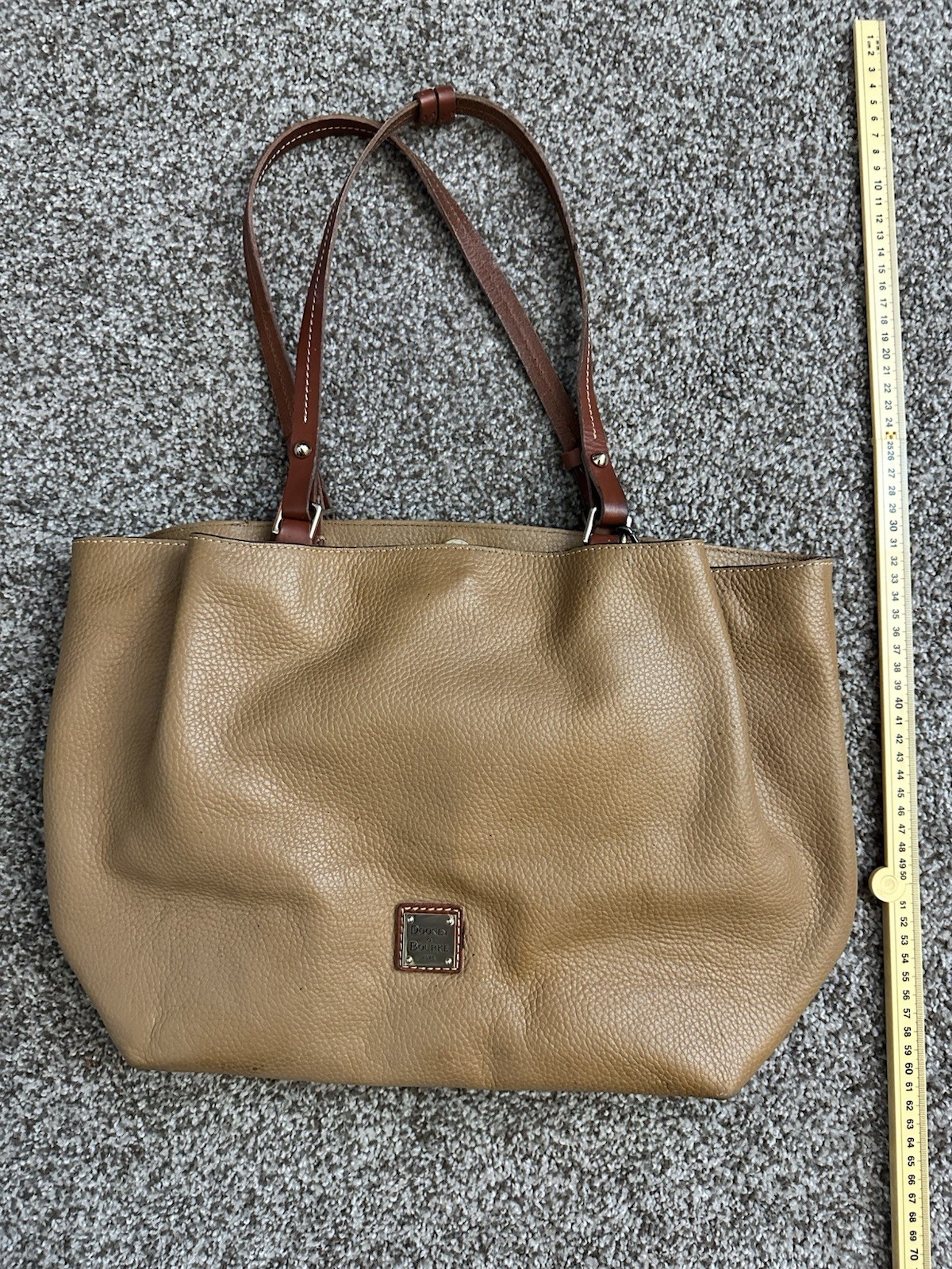 Dooney & Bourke Women’s Tan Brown Pebbled Tote Large Stitching Logo Red Lined
