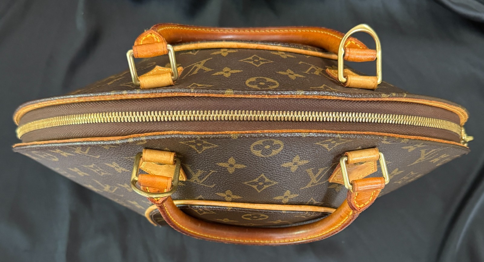Authentic Louis Vuitton Ellipse MM Monogram Handbag Made in France Vintage 2004