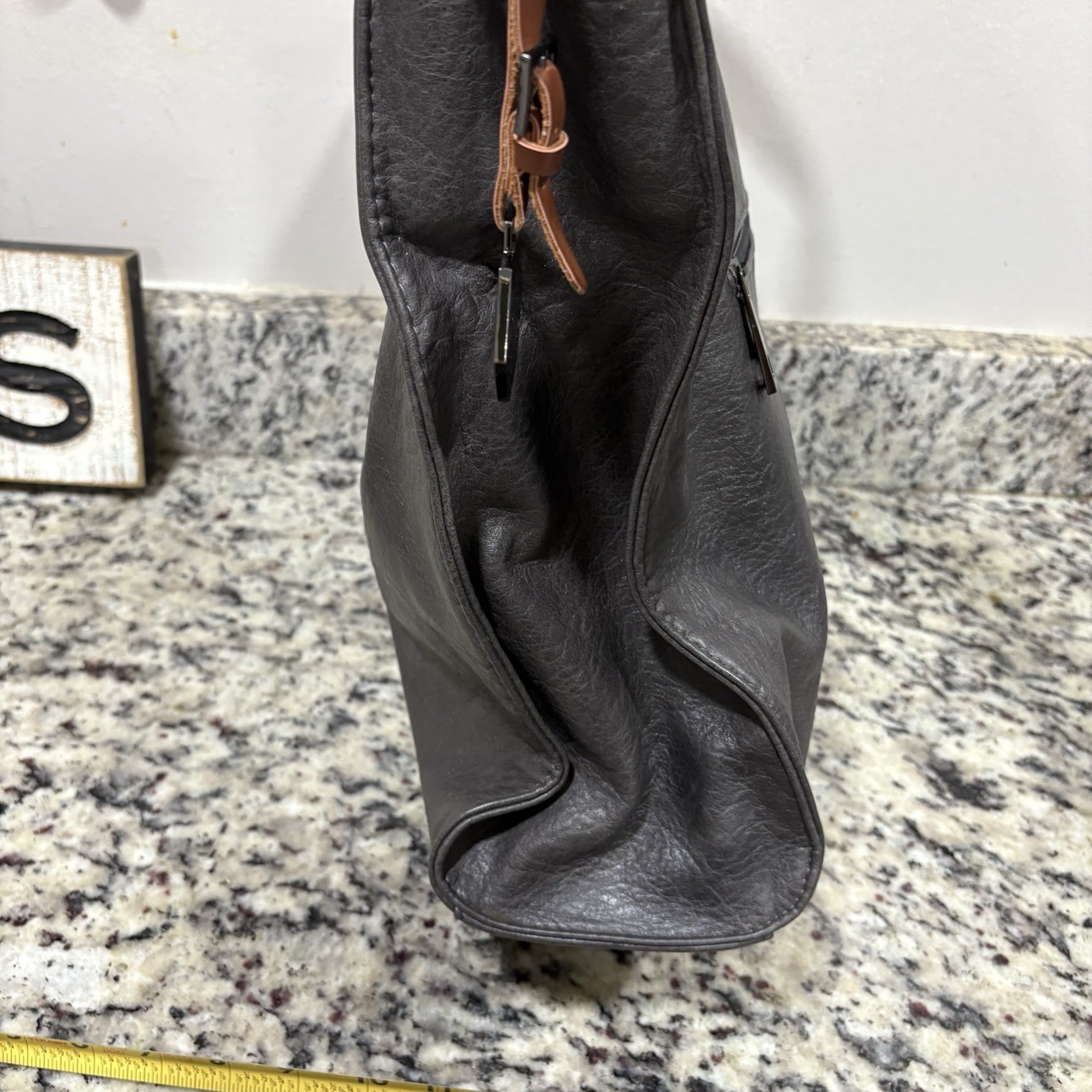 Hayden Harnett Purse RN 137646 – Dark Gray W/ Tan Strap & Tassel Zipper- Nice!
