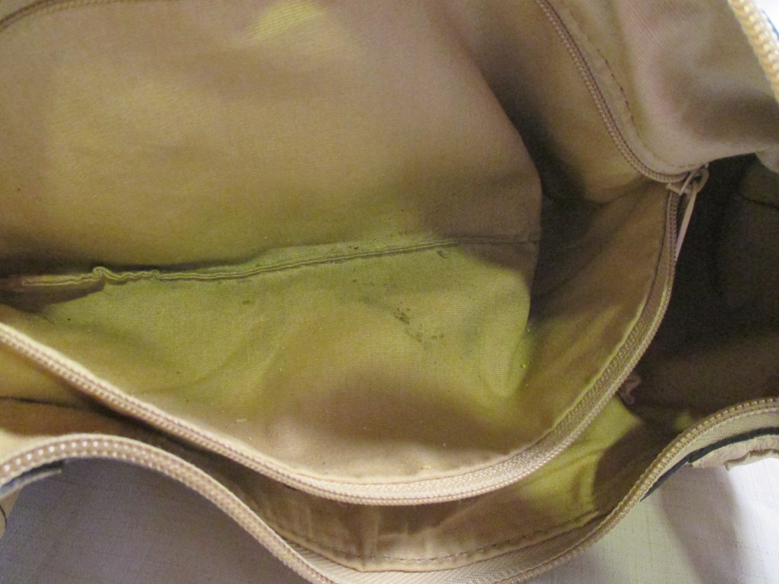 Fossil Yellow Leather Shoulder Bag Purse Key Charm Multiple Compartments