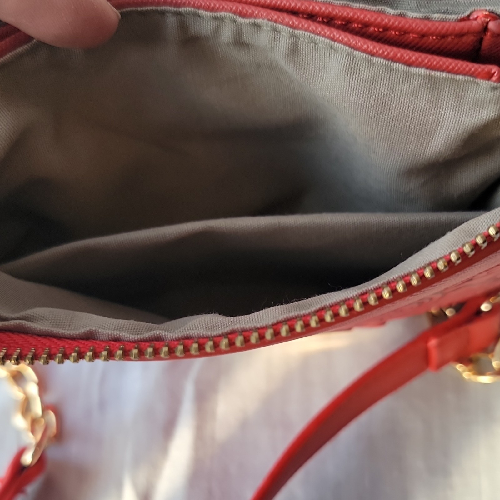 COCO + CARMEN Red Floral Crossbody Bag Gold Chain Logo Plaque Pre-owned