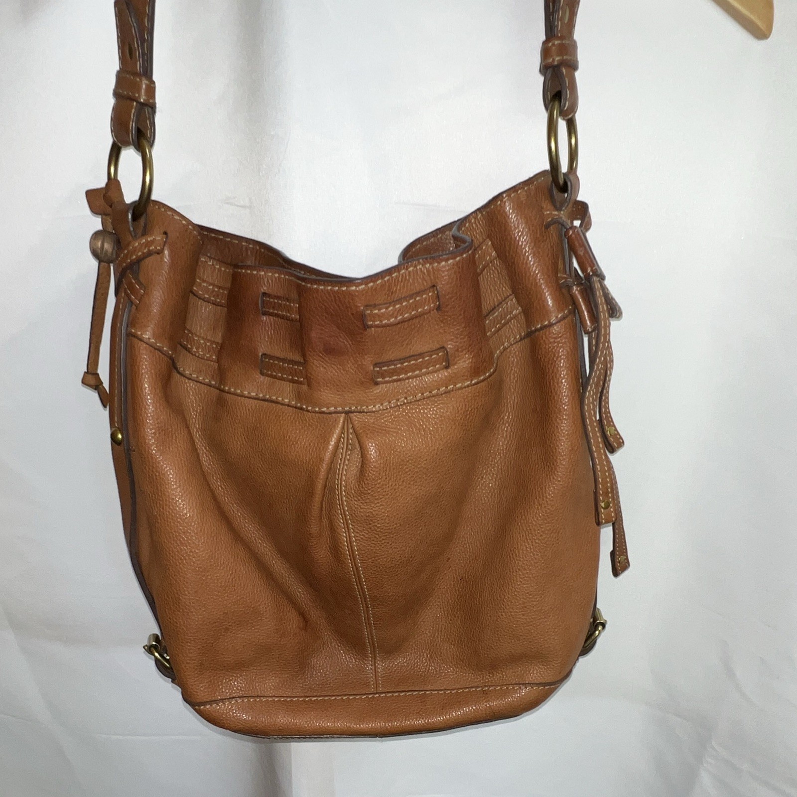 Fossil Brown Pebbled Shoulder Bag Magnetic Closure Gold Hardware Key Lined