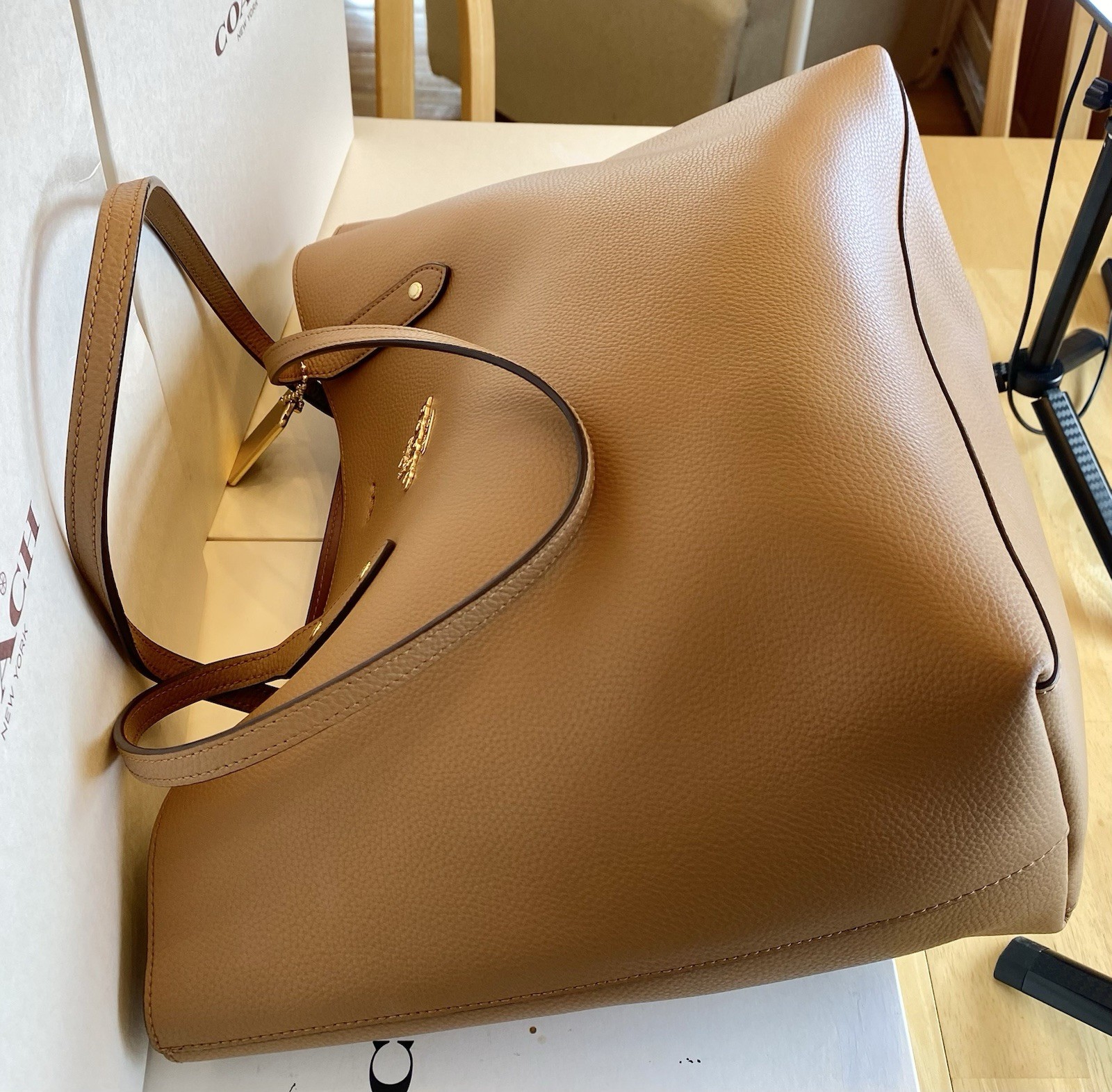 New Coach 72673 Town Tote Large Double Faced Leather Light Saddle/Oxblood