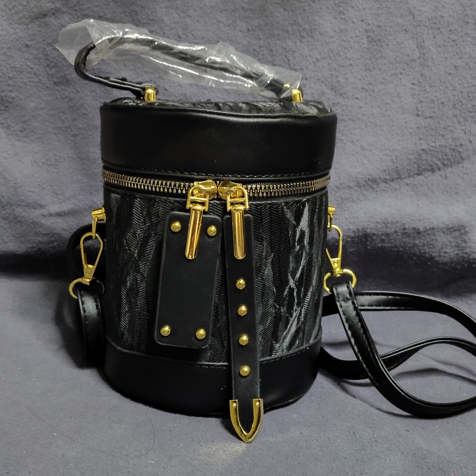 AOIR Women’s Black Cylinder Bucket Bag Gold Hardware Detachable Strap