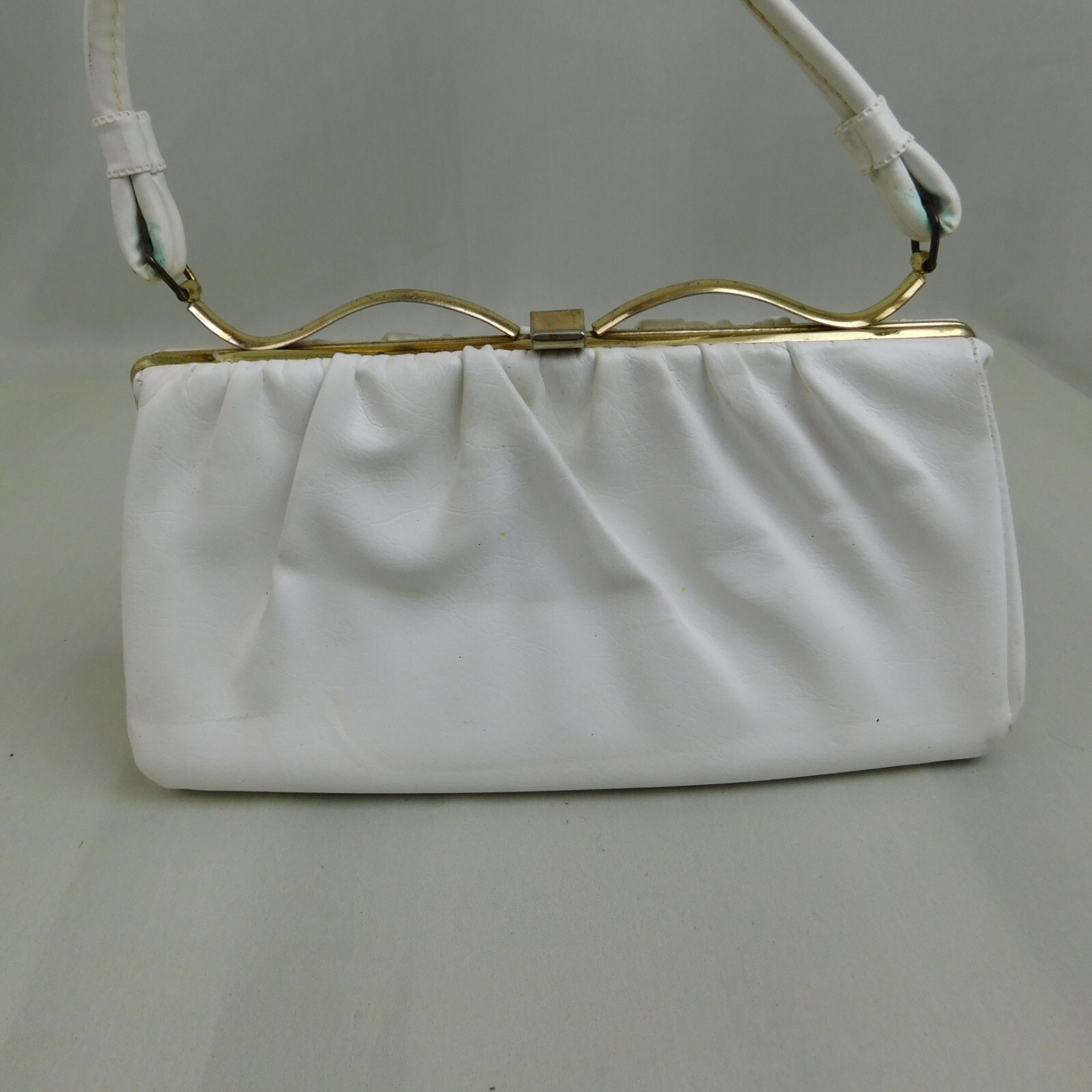 Vintage Leather Hinged Frame Top Handle Bag – White, Gold Tone Hardware #7447