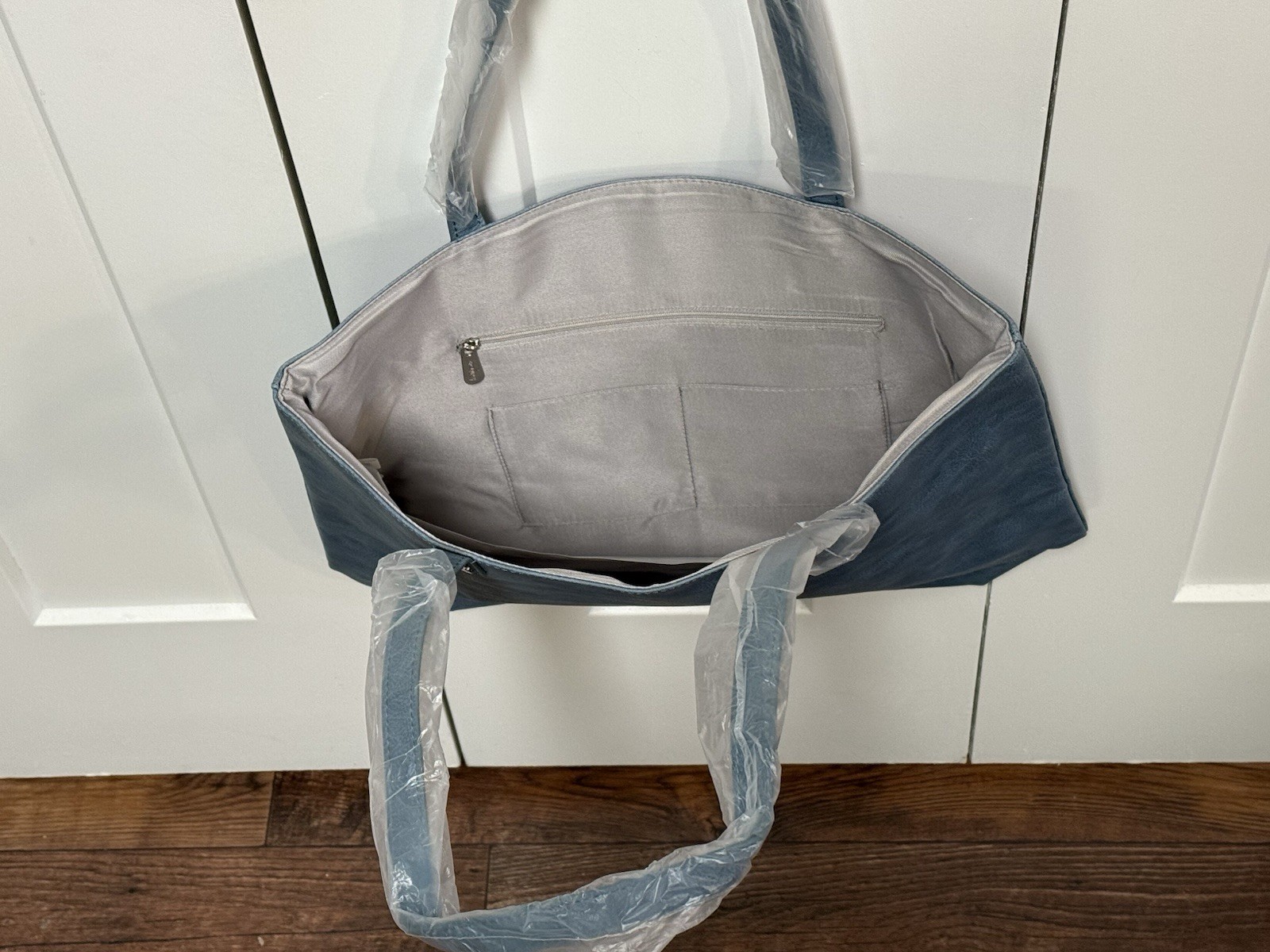 Thirty-One Around Town Tote in Denim Distressed Pebble (Blue)!! New With Tags