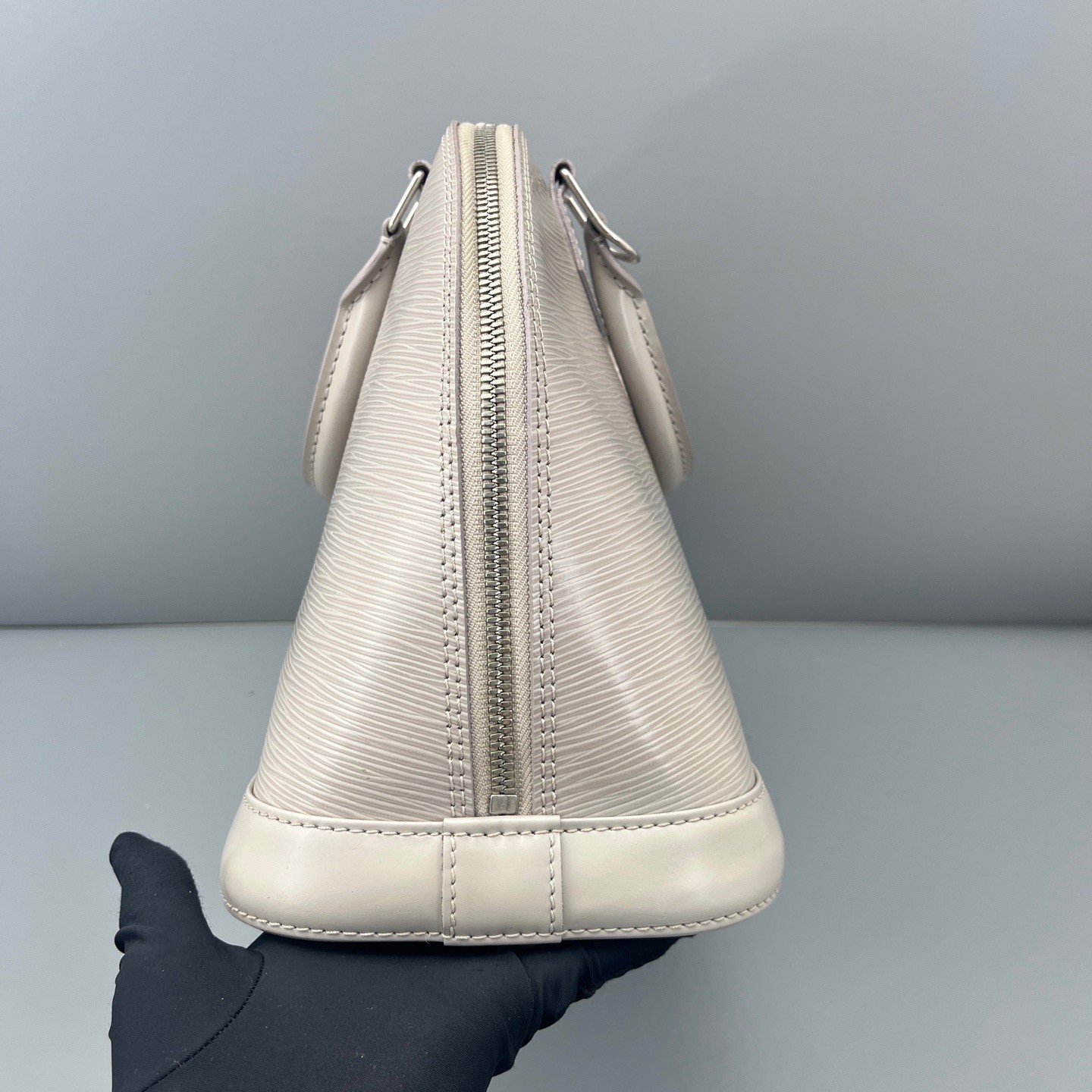Louis Vuitton Pre-Owned Authentic Satchel White 31*23*15cm Shell