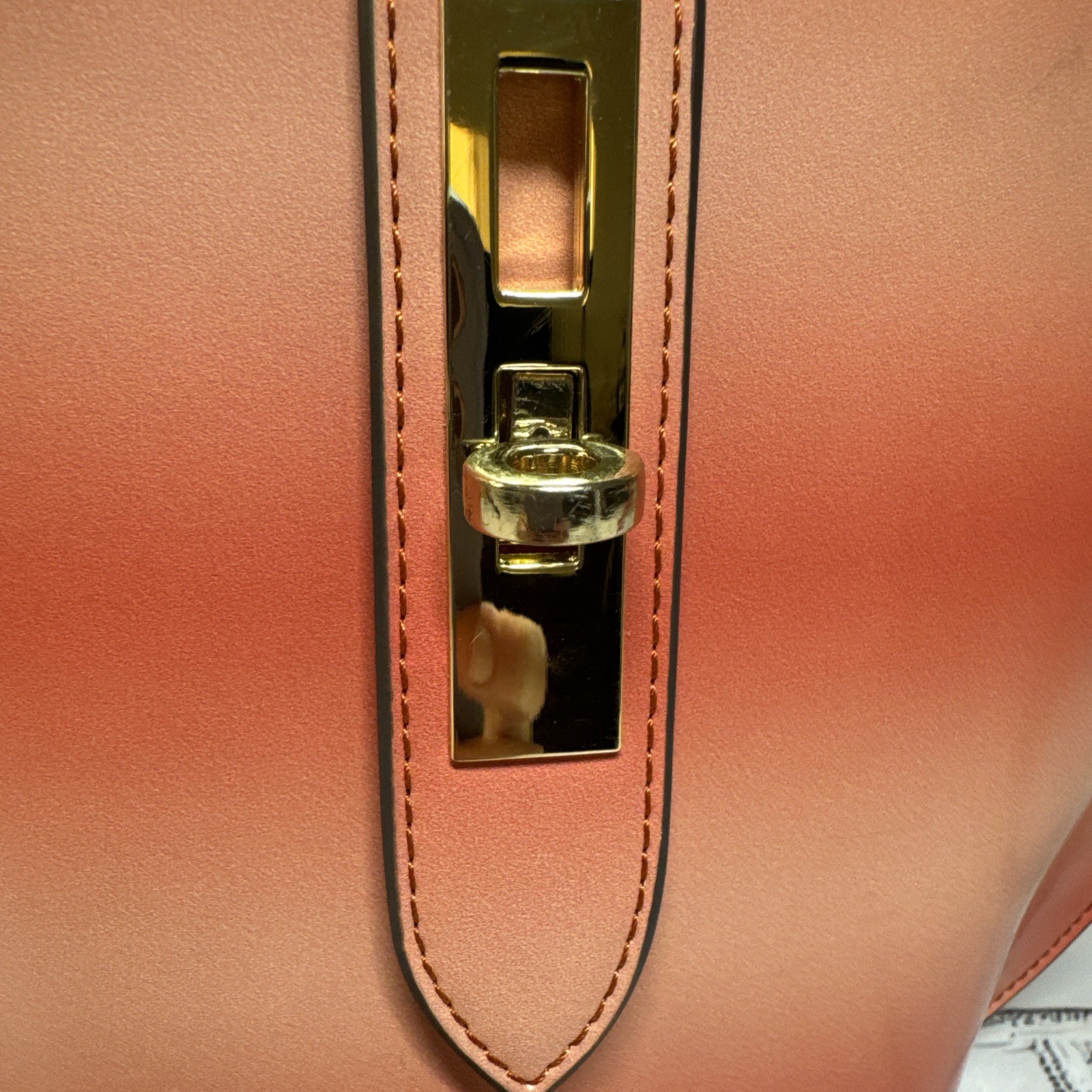 Beautiful bright stylish handbag color orange Unknown brand 7.5″H * 9″W