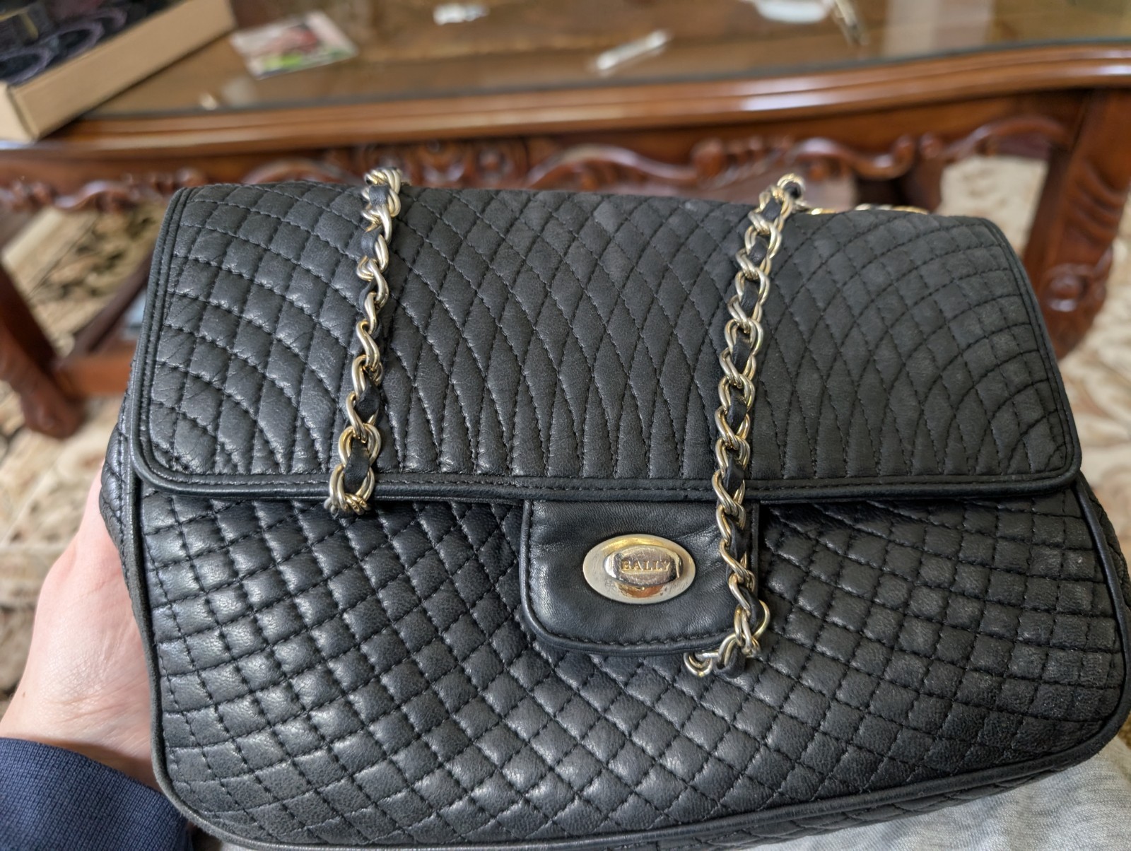 Bally – Vintage – Black Quilted Leather Chain Crossbody Bag – Y2K, Classic