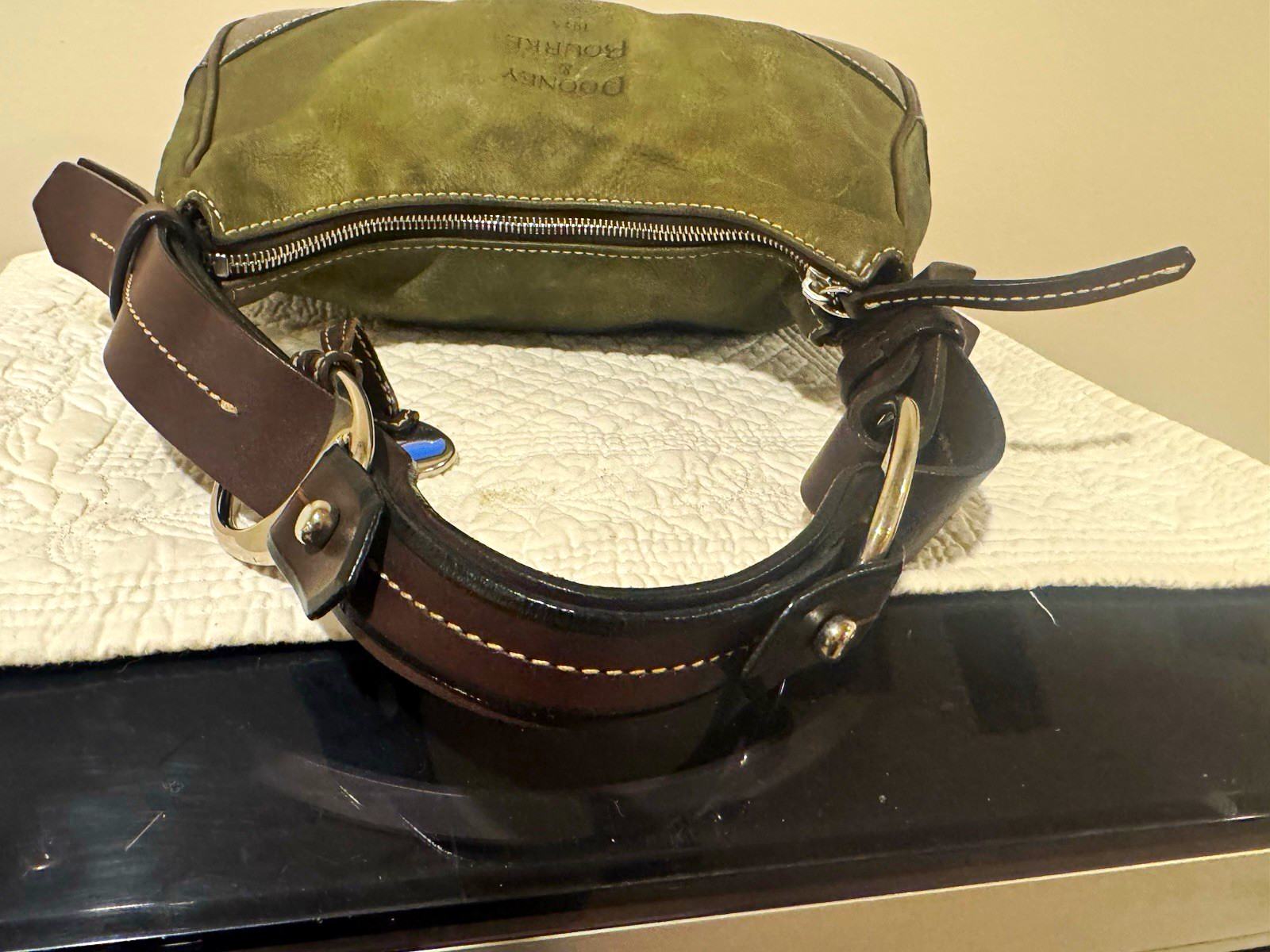 Dooney & Bourke Green Zip Shoulder Bag w/ Brown Detachable Strap, Pockets