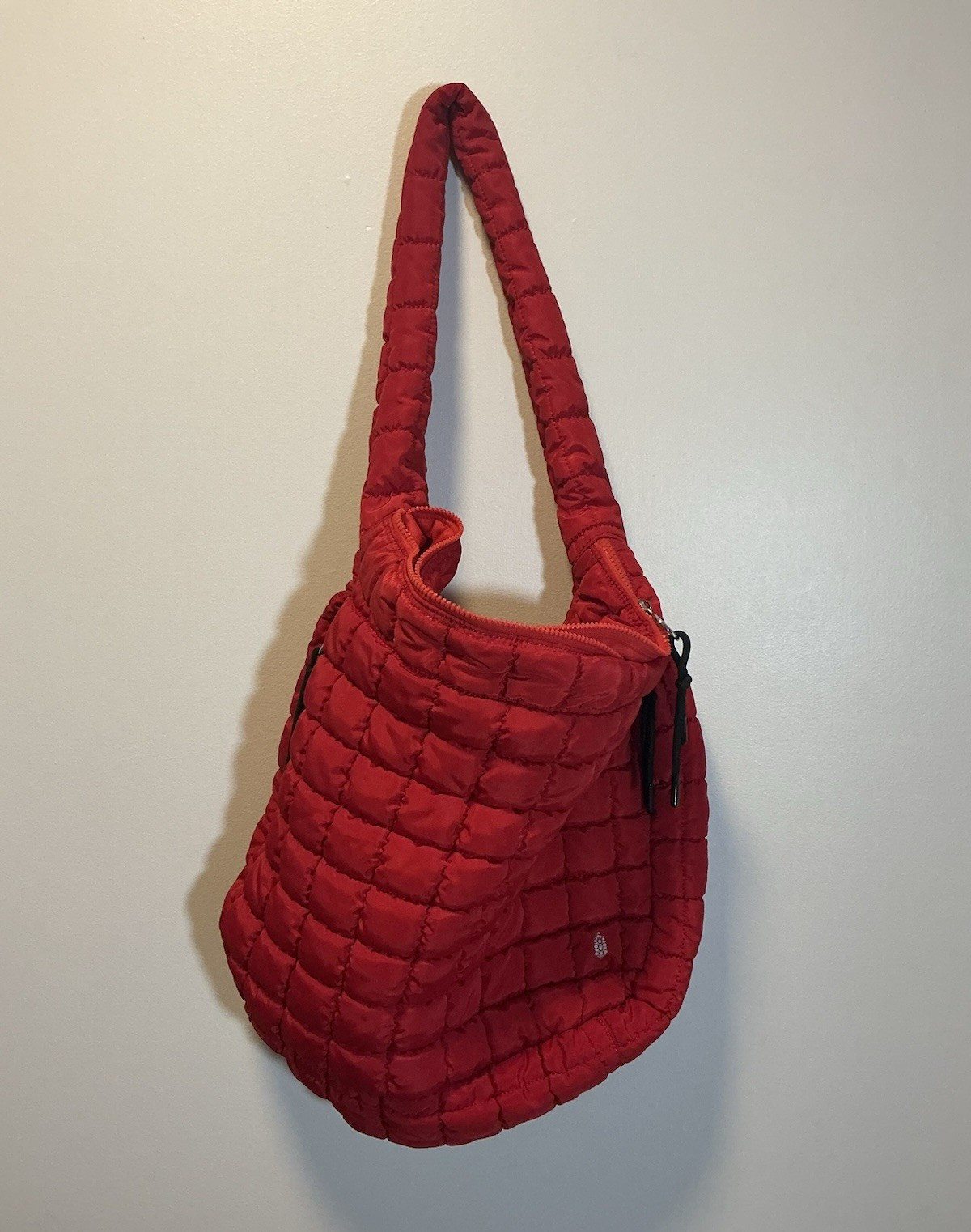 Women’s Red Quilted Puffer Crescent Shoulder Bag, Medium, Zip Closure
