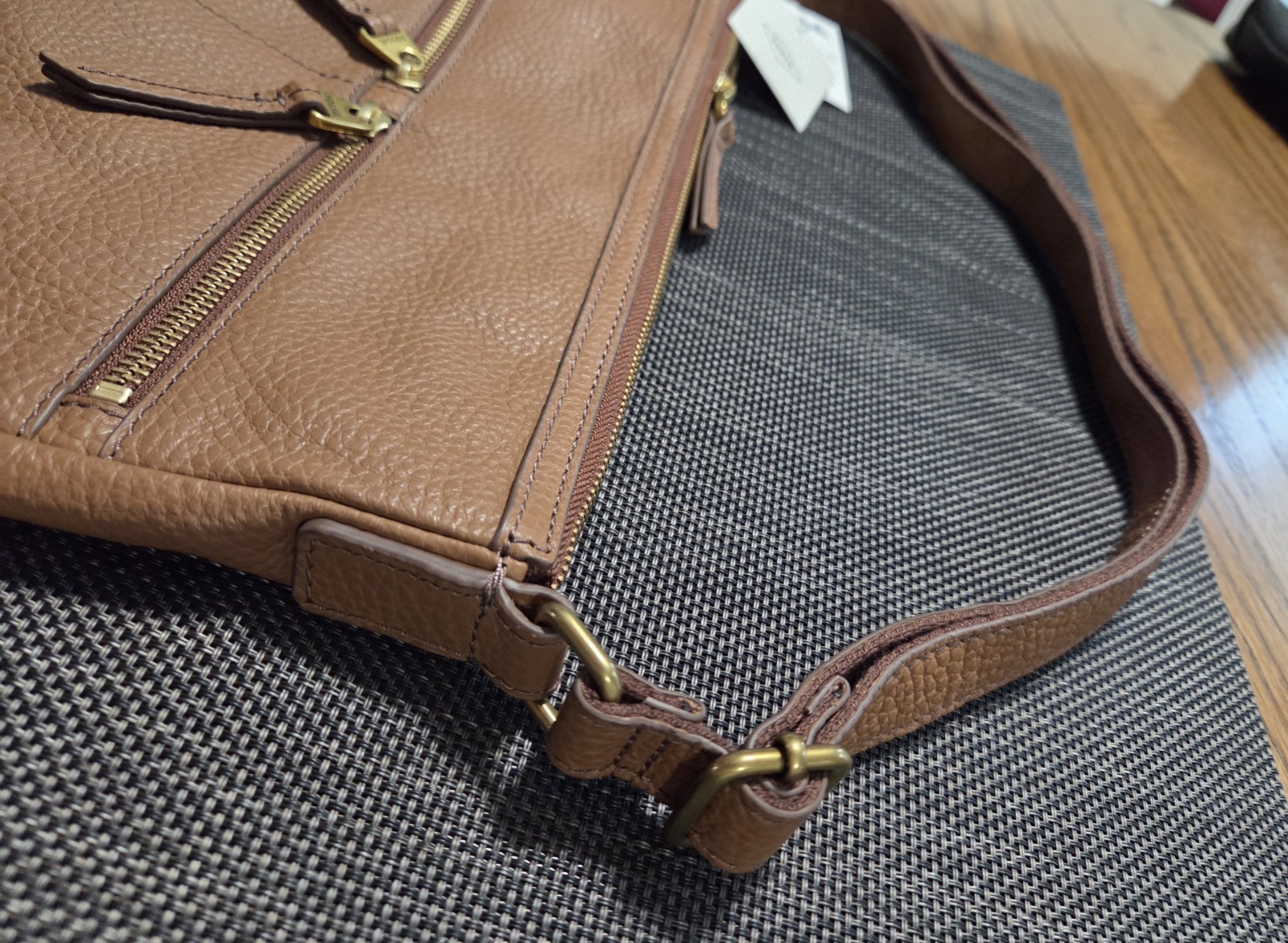 FOSSIL CROSSBODY PURSE ~ SOFT PEBBLED LEATHER ~ BROWN ~ NEW w/ TAGS + FREE GIFT!