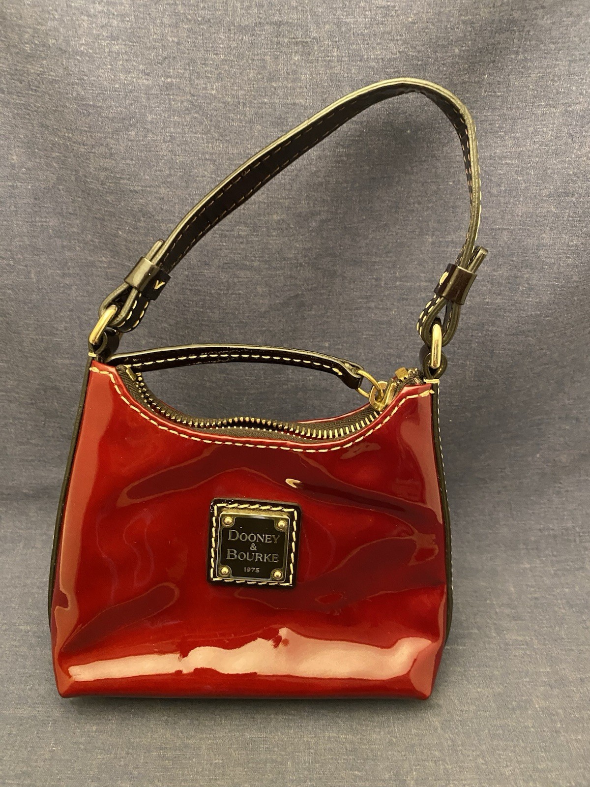 Dooney & Bourke Bitsy Zip Buckle Strap Logo Satchel Clutch Bag Red PT250 BX