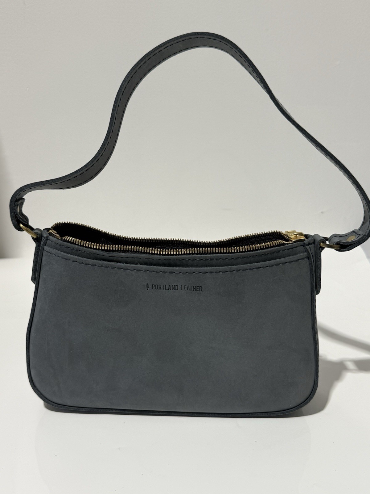 Portland Leather Goods Storm Lucy shoulder bag gray zipper