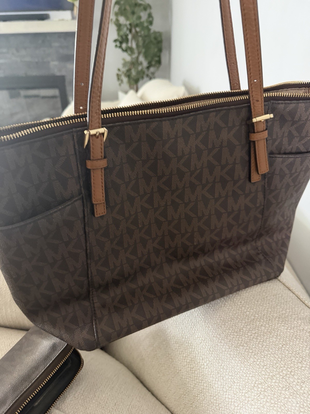 Michael Kors Brown Monogram Large Zip Tote & Zip-Around Wallet Set, Pockets