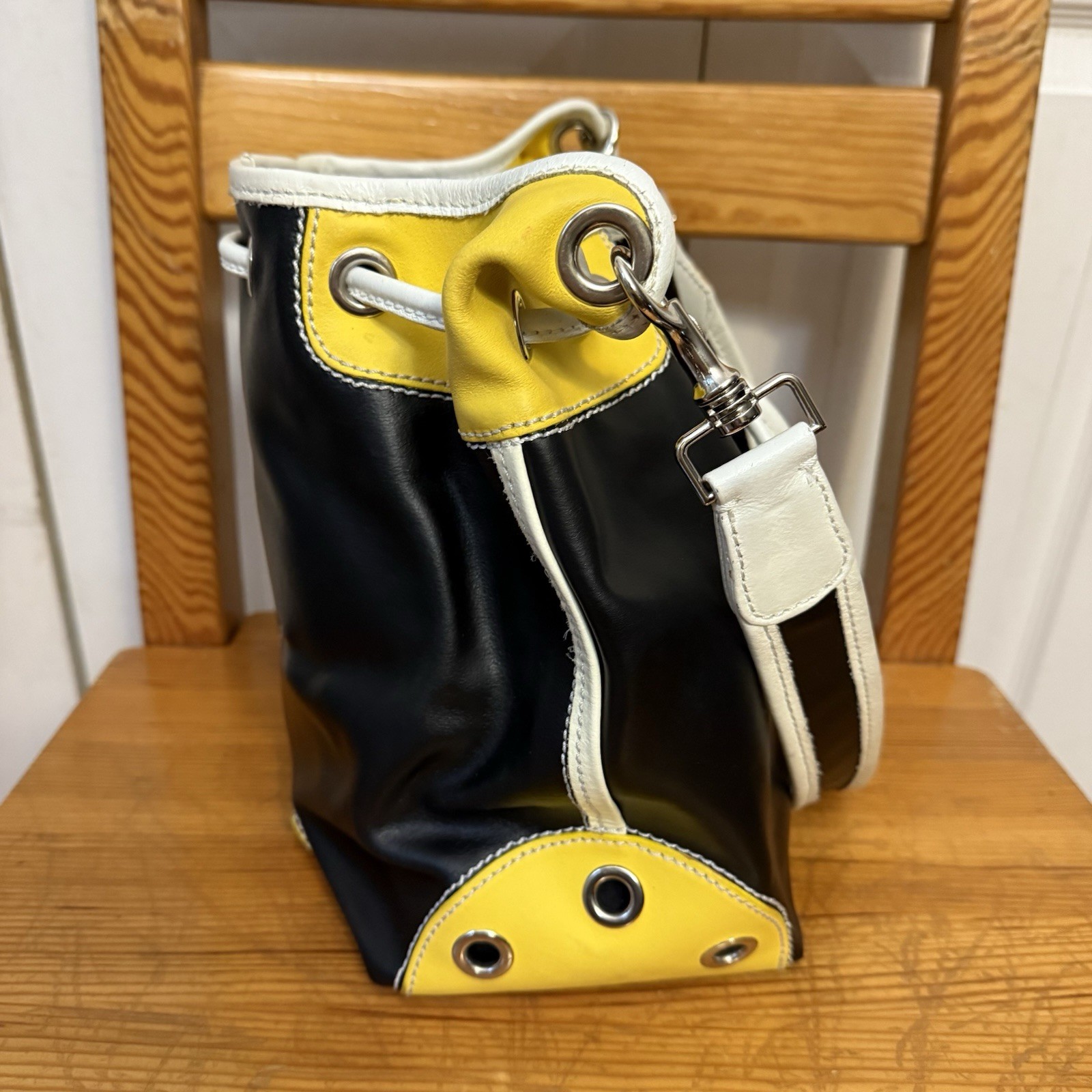 NICOLI made in Italy Black and Yellow Leather Shoulder Bucket Purse Bag