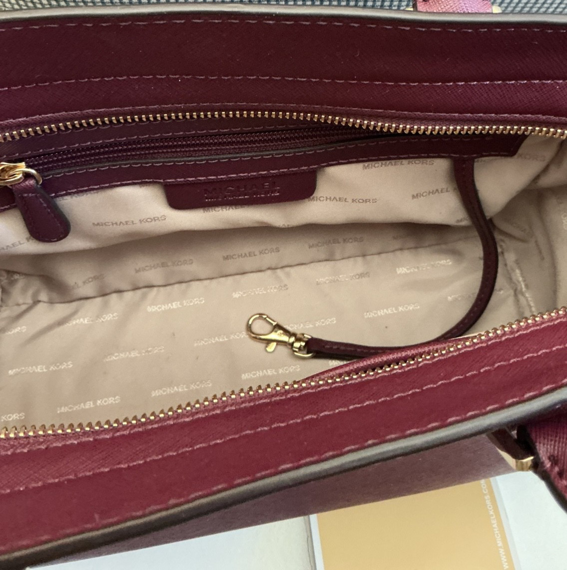 Michael kors Selma leather bag Plum Color Slightly Used