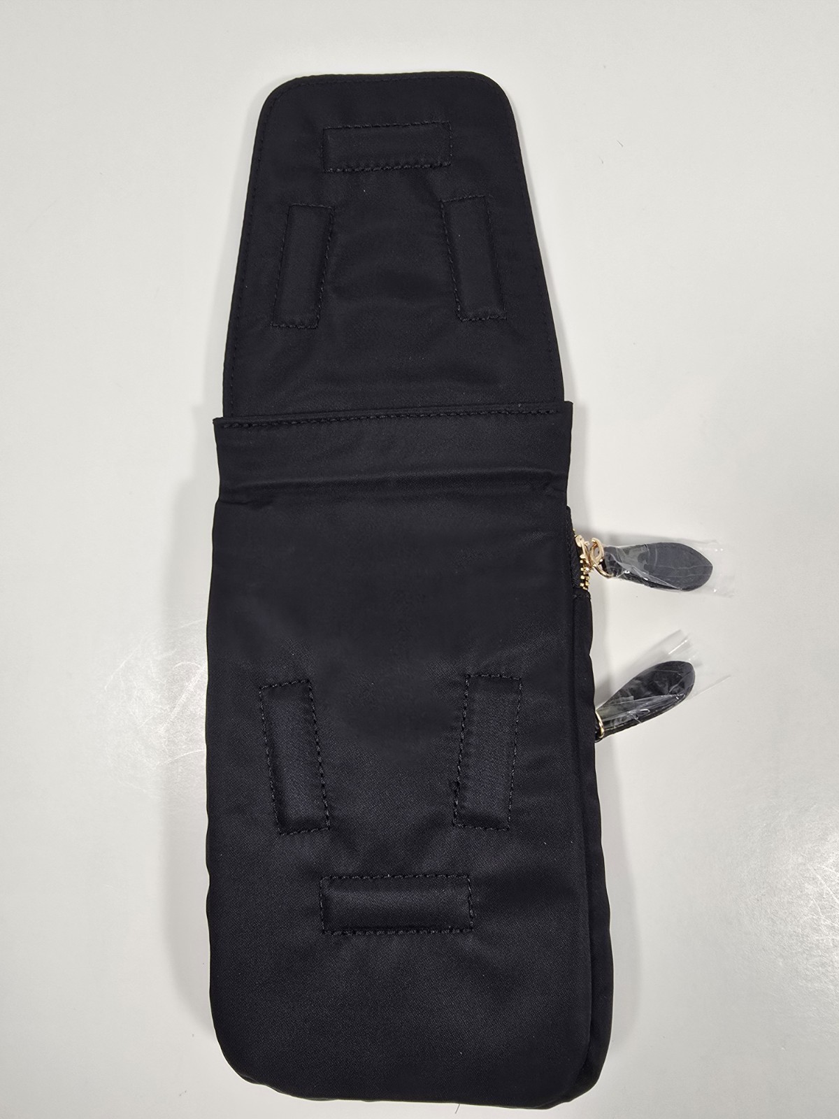 Bolsetta Magnetic Hip Phone Pouch RFID Secure Great for Travel/Jog/Walk/Errands