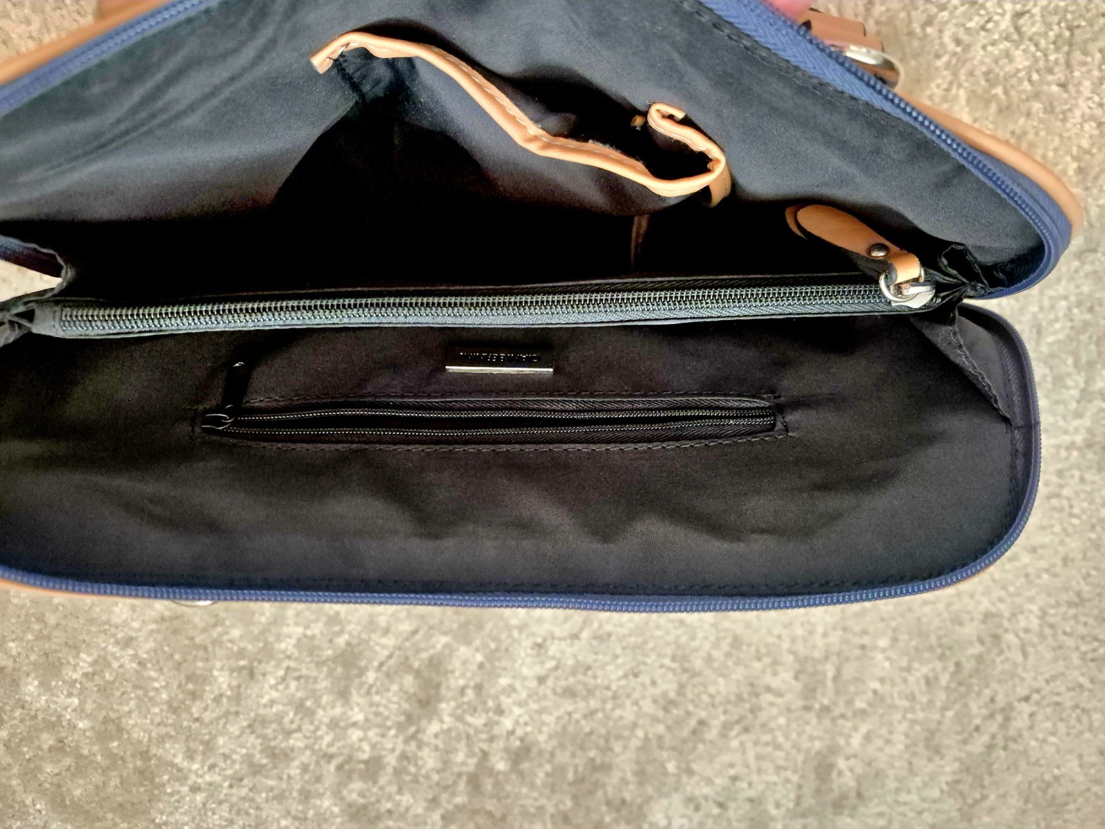Giani Bernini Navy Tan Satchel Top Handle Zip Gold Hardware Lined Pockets