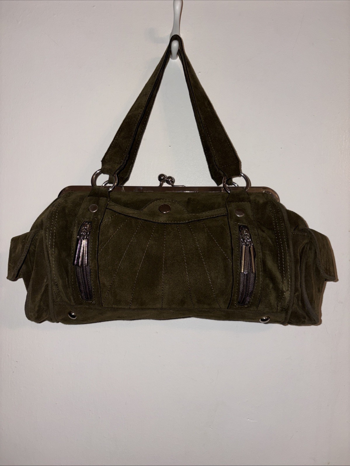 Vintage Bandolino Kisslock Barrel Bag Purse Olive Green Faux Suede Excellent Con