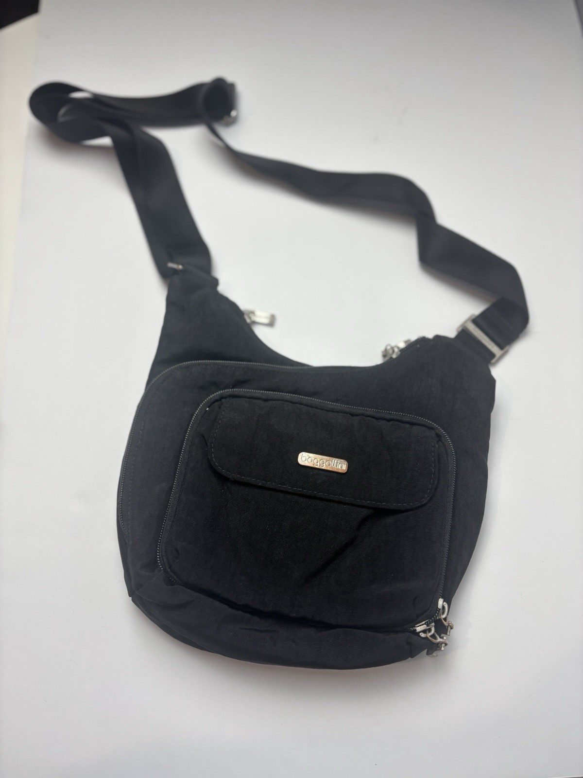 Baggallini Criss Cross Crossbody Bag Black Multi Pocket Built In Wallet
