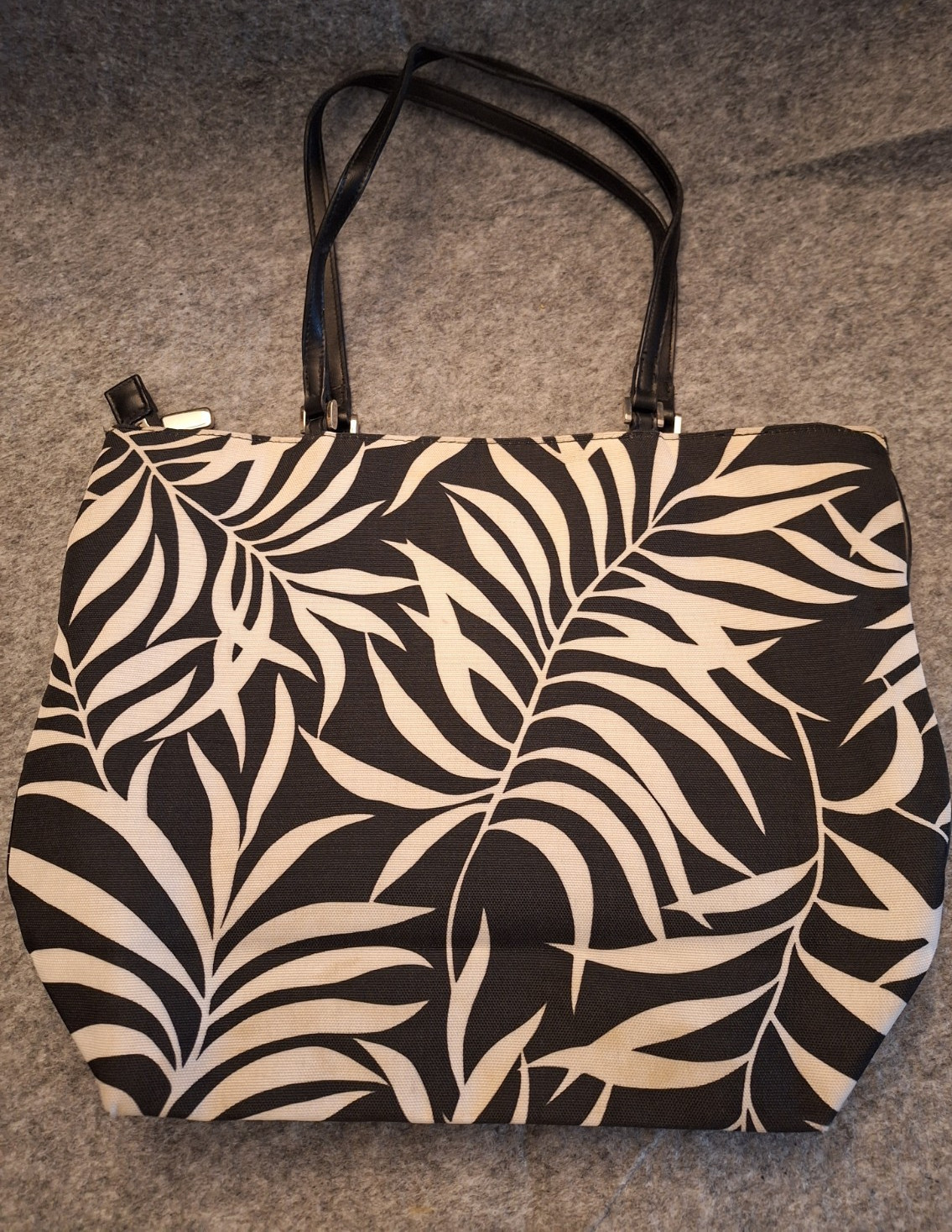 VIntage Y2K New York & Company Black White Canvas Tropical Leaf Resort Handbag