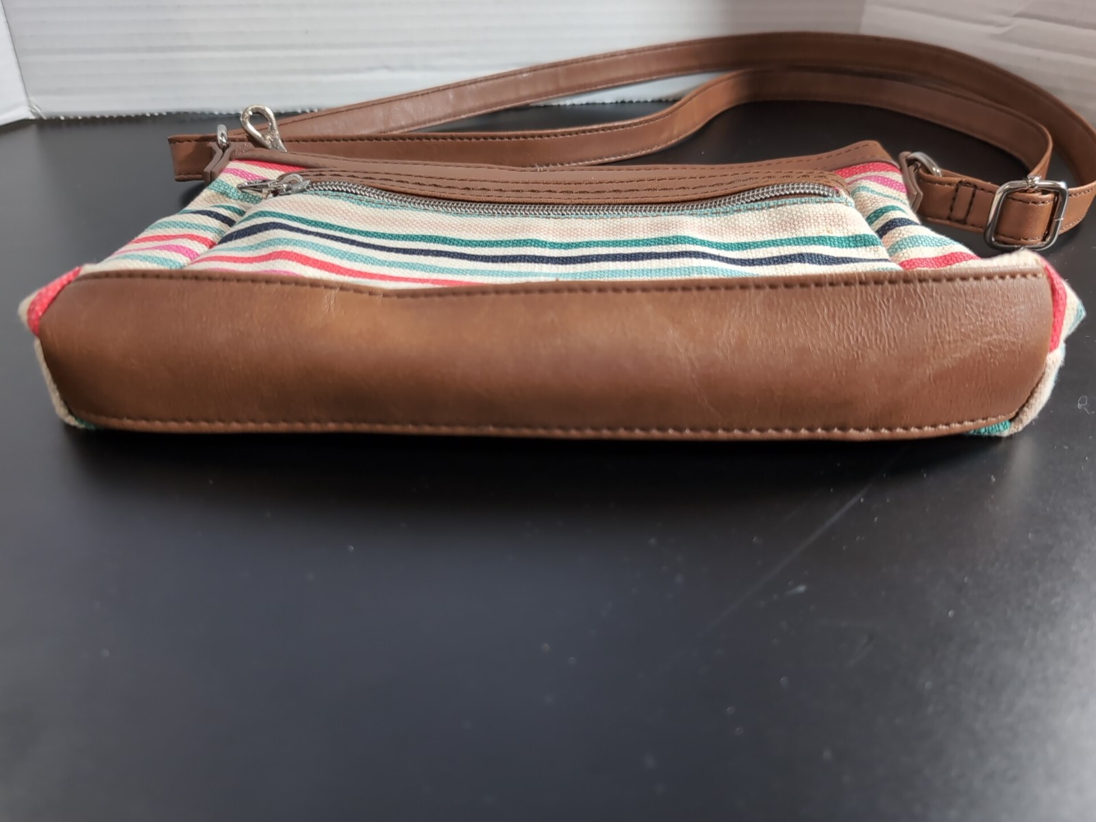 RELIC by FOSSIL COLORFUL STRIPES Woven CROSSBODY/SHOULDER BAG BROWN TRIM
