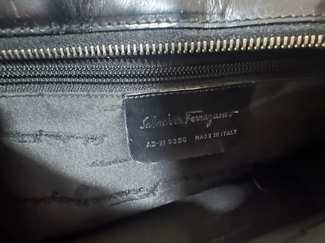 Salvatore Ferragamo AB219350 Gancini Leather Bag Black US 11.8in Rare Japan