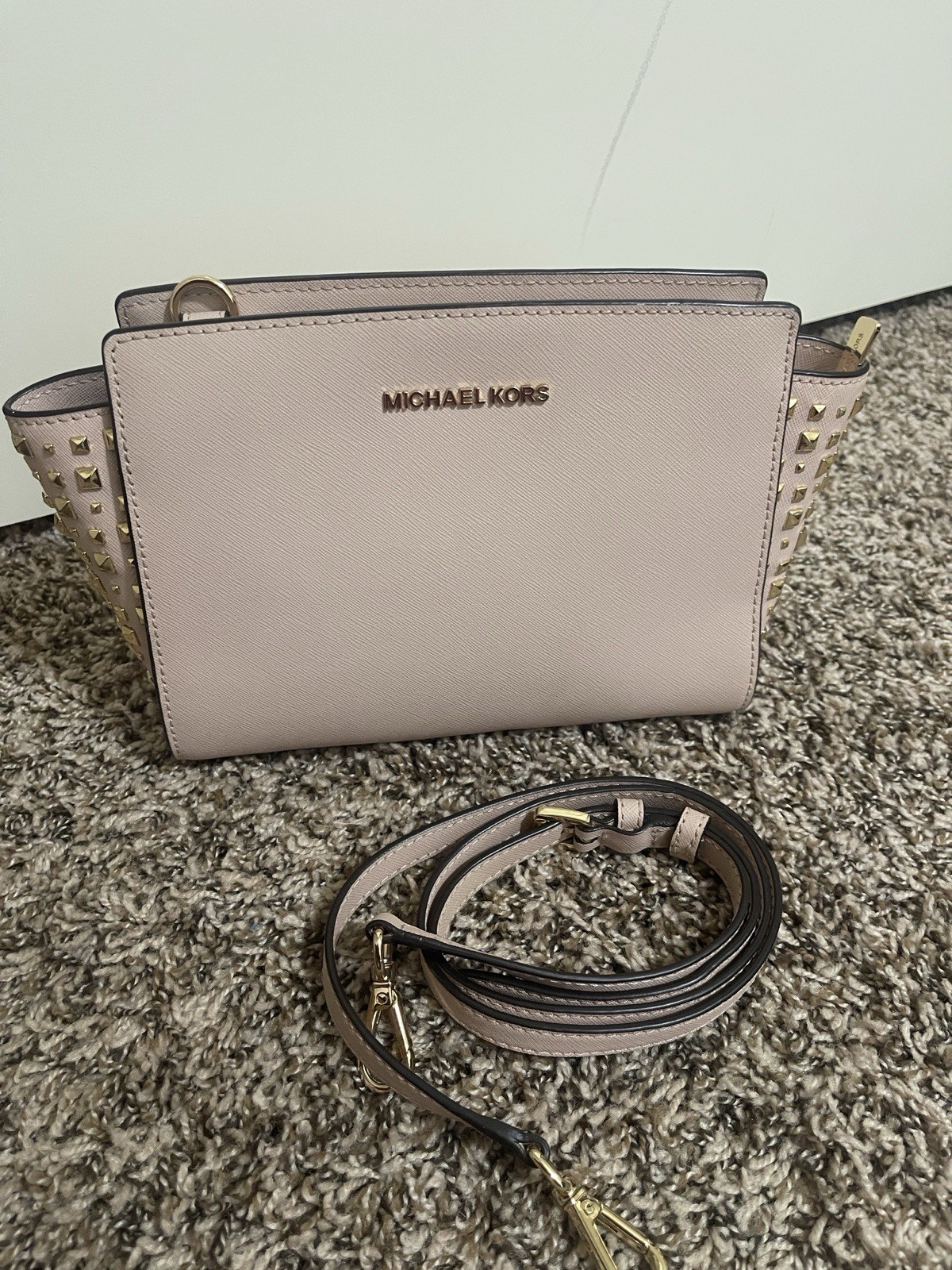 Michael Kors Selma Stud Medium messenger bag- Ballet