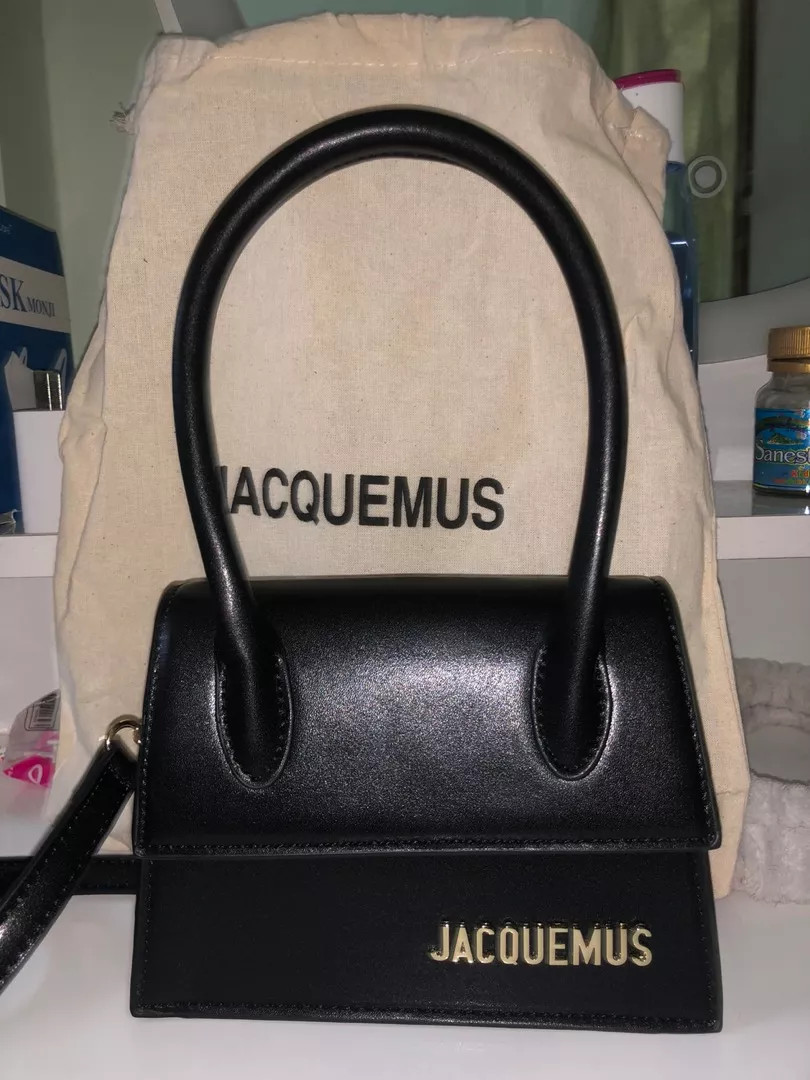 New !! Jacquemus large Bambino Hand Bag 17cm long strap Black – Live photo
