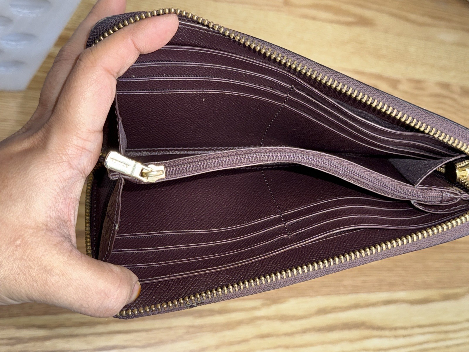 Coach Burgundy Medium Crescent Erin Shoulder Bag Zip Pockets Gold w/ Wallet
