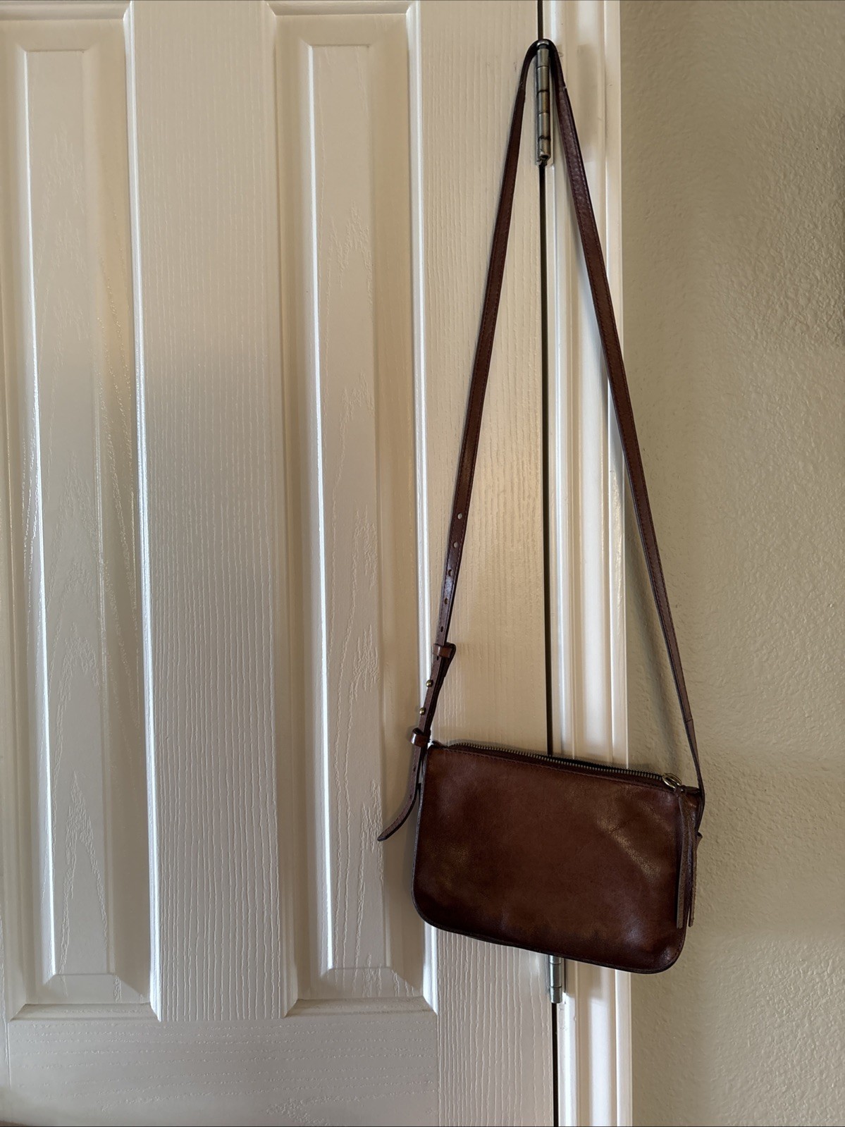 Madewell Brown Leather Crossbody Bag – Distressed Vintage Style