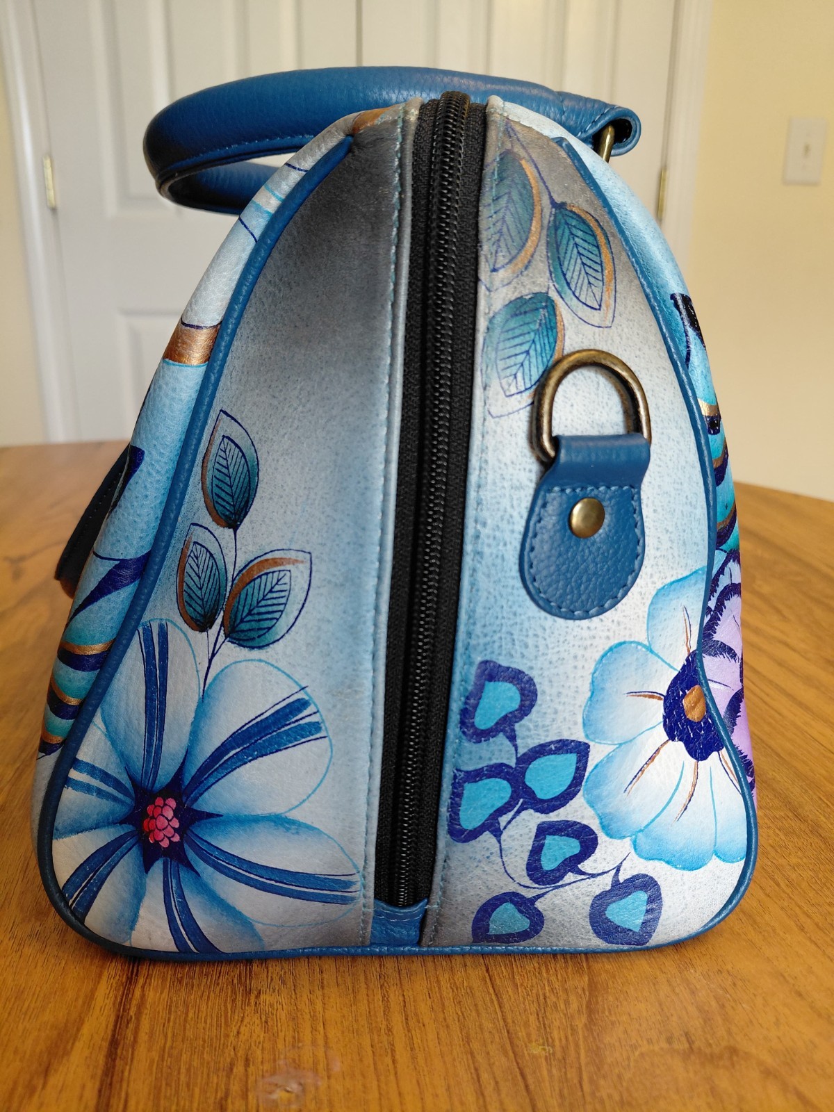 Anuschka Hand-Painted Floral Satchel Zip Top Top Handle Blue/Purple Det Strap