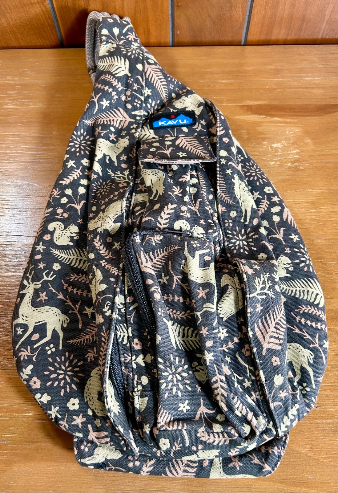 Kavu Rope Bag Whimsical Trail Crossbody Woodland Themed Pattern w/ Floral Design