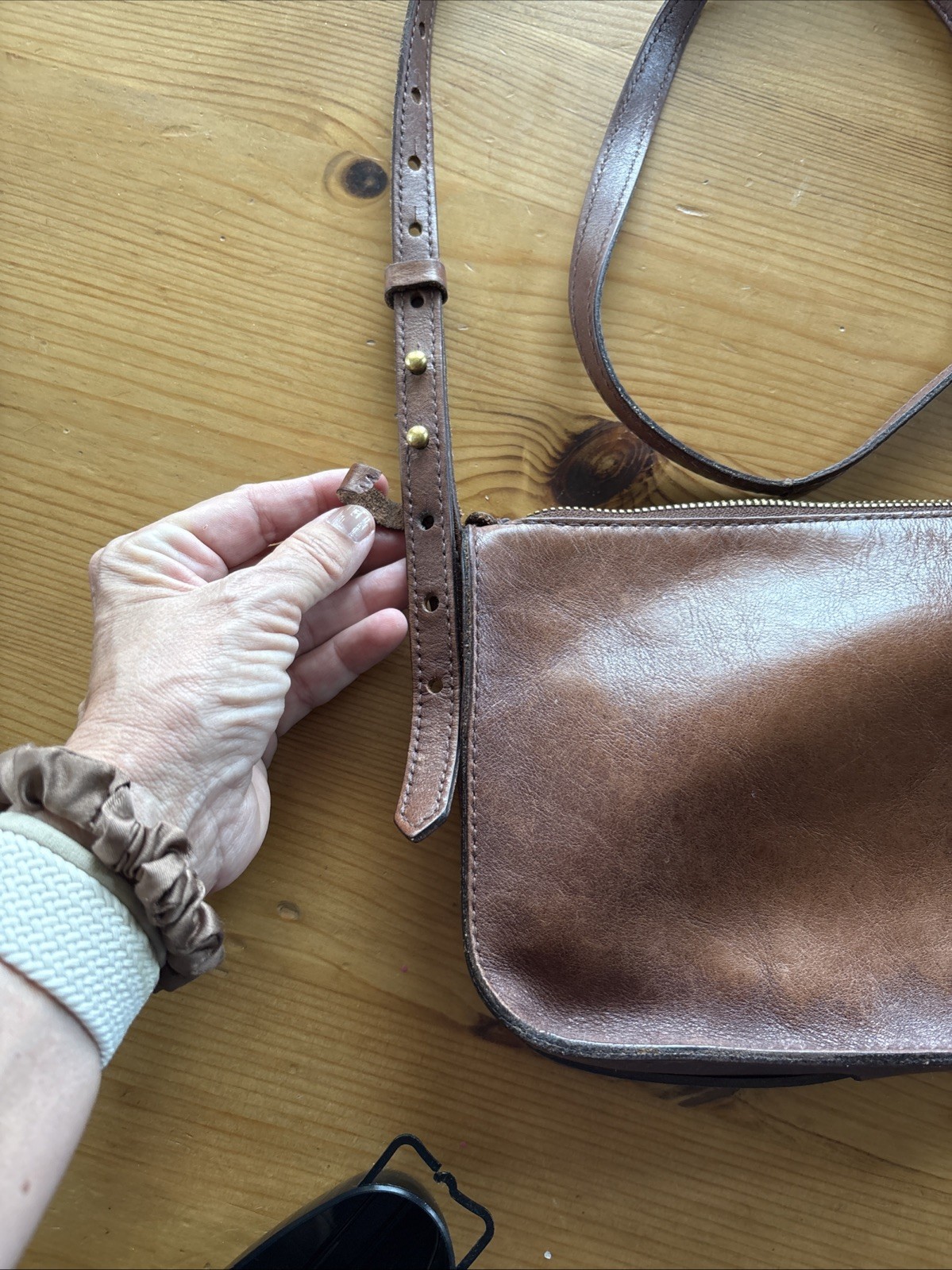 Madewell Brown Leather Crossbody Bag – Distressed Vintage Style