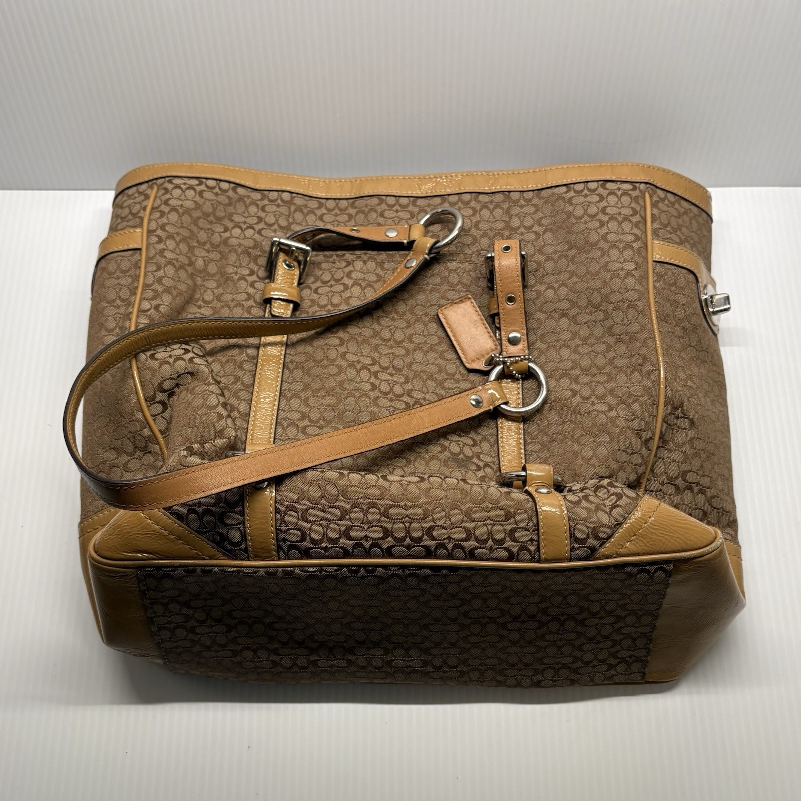Coach Vintage Gallery Signature Jacquard Tote Bag Beige Khaki/Tan D0851-F12345