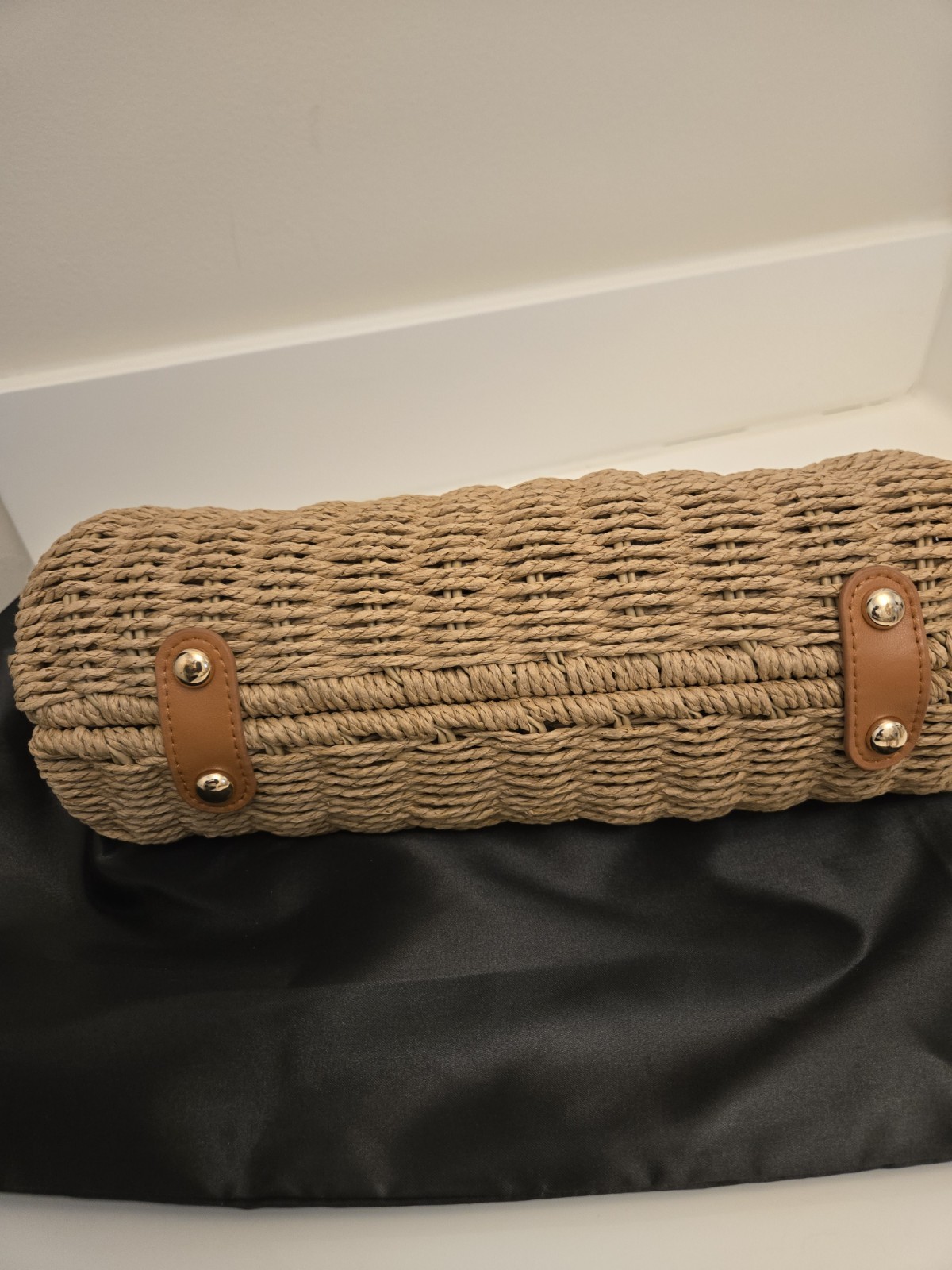 Small Beige Woven Top Handle Bag w/ Gold Chain Detachable Strap Turn Lock