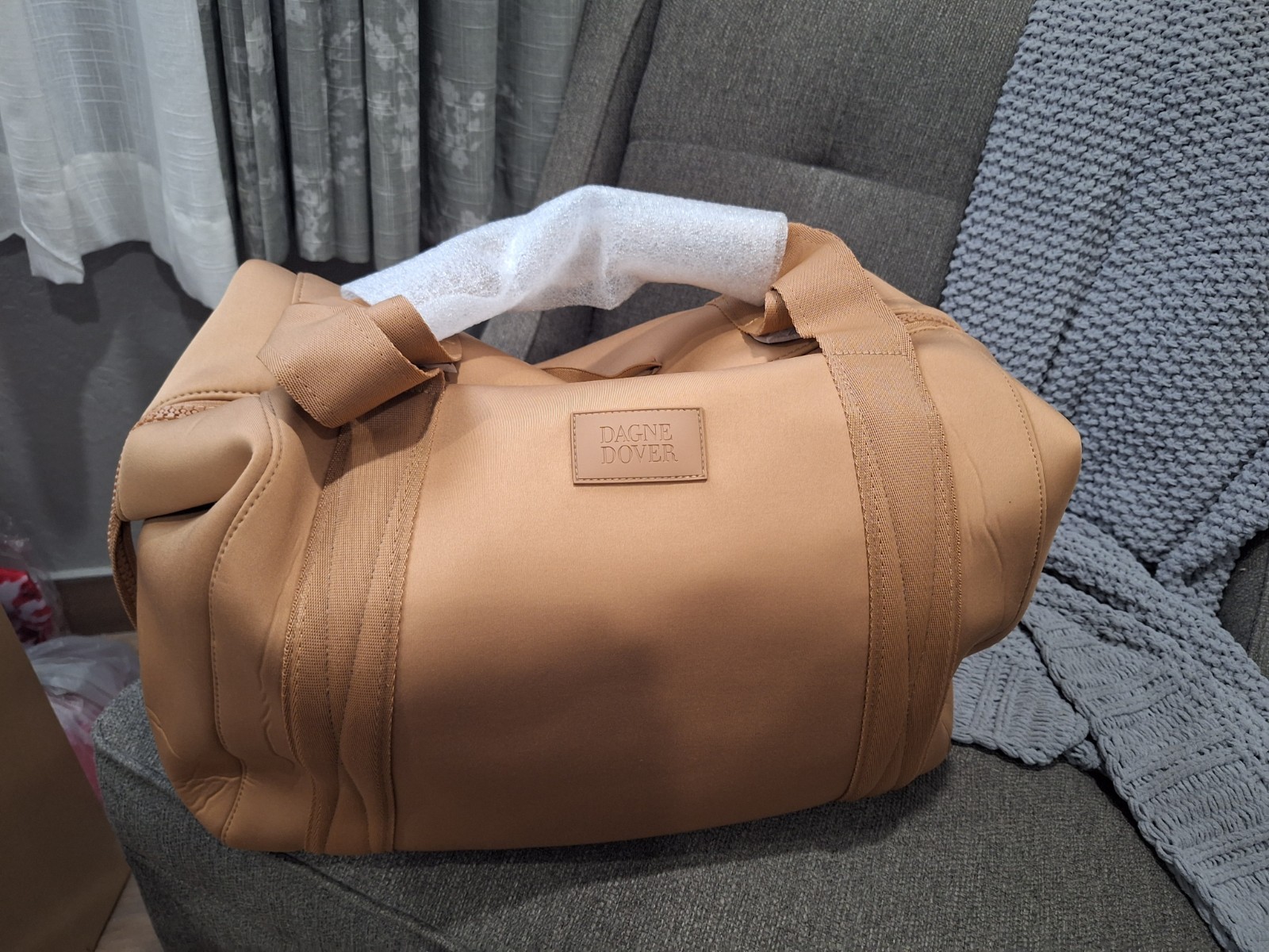 Dagne Dover Unisex Landon Carryall Large Duffle Bag in Camel Brand New w/out Tag
