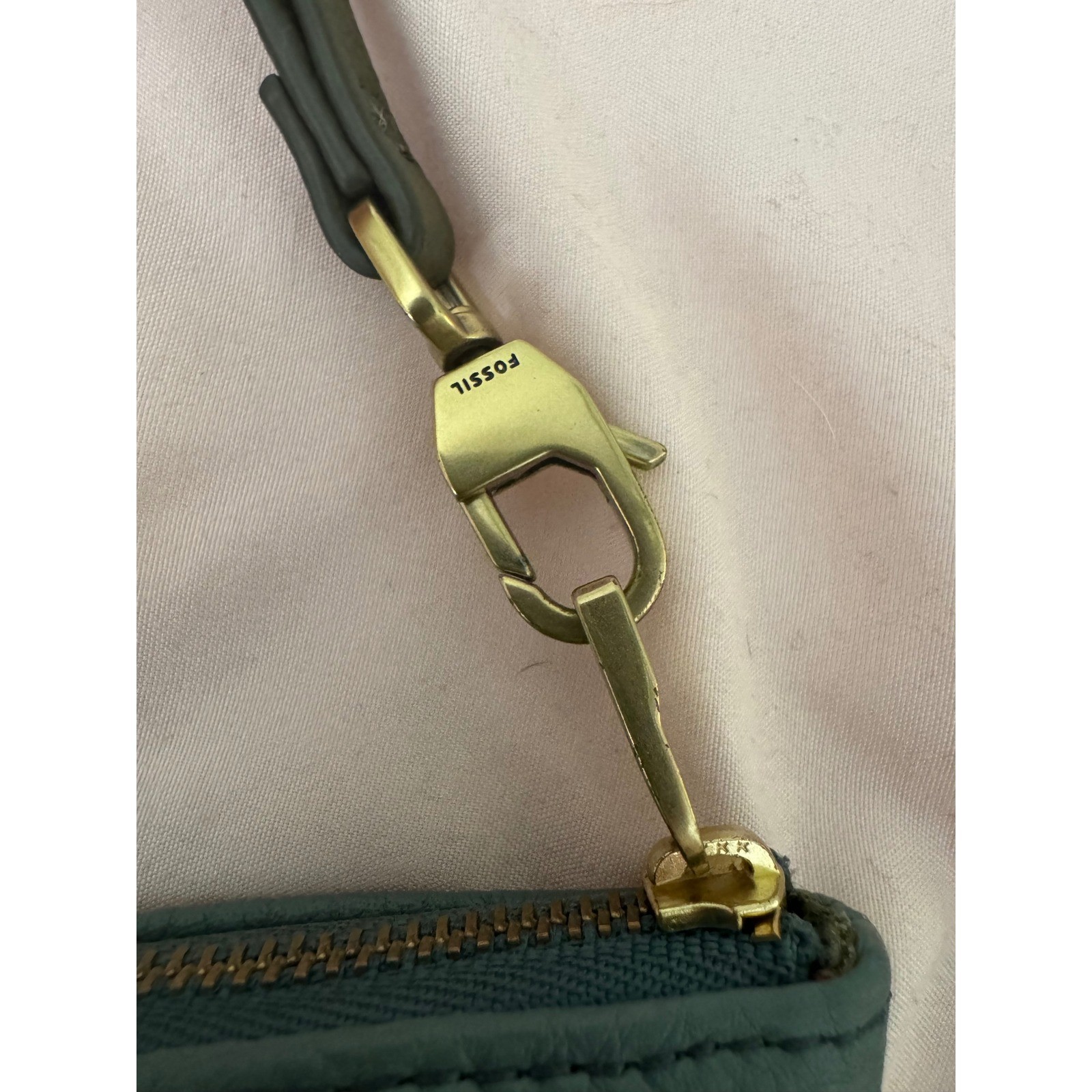 Fossil Teal Blue Pebbled Leather Wristlet Zip Pouch Clutch Bag