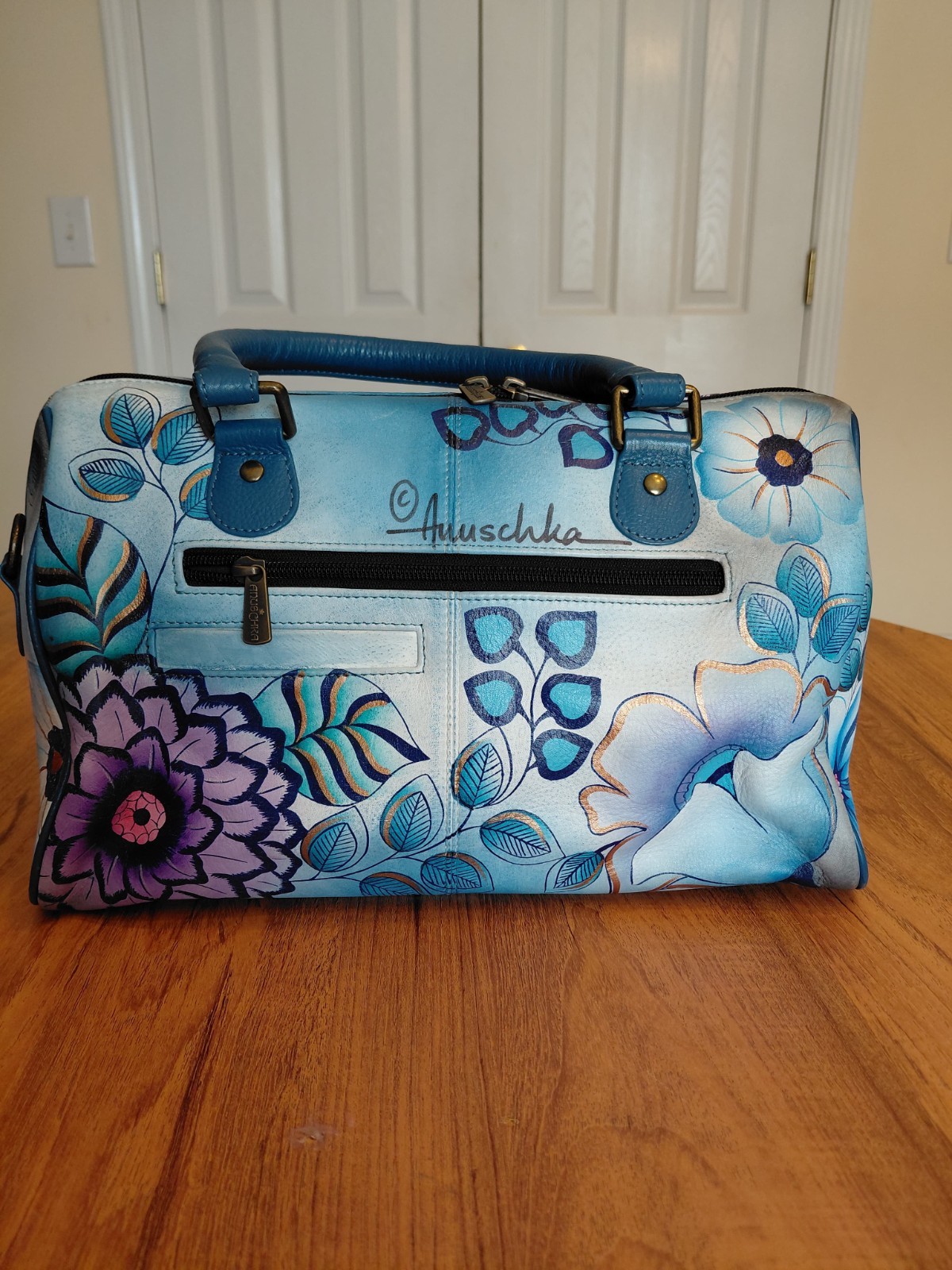 Anuschka Hand-Painted Floral Satchel Zip Top Top Handle Blue/Purple Det Strap
