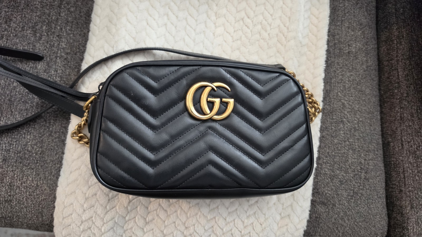 Gucci Black Chevron Quilted GG Logo Crossbody Bag Chain Strap Gold Hardware