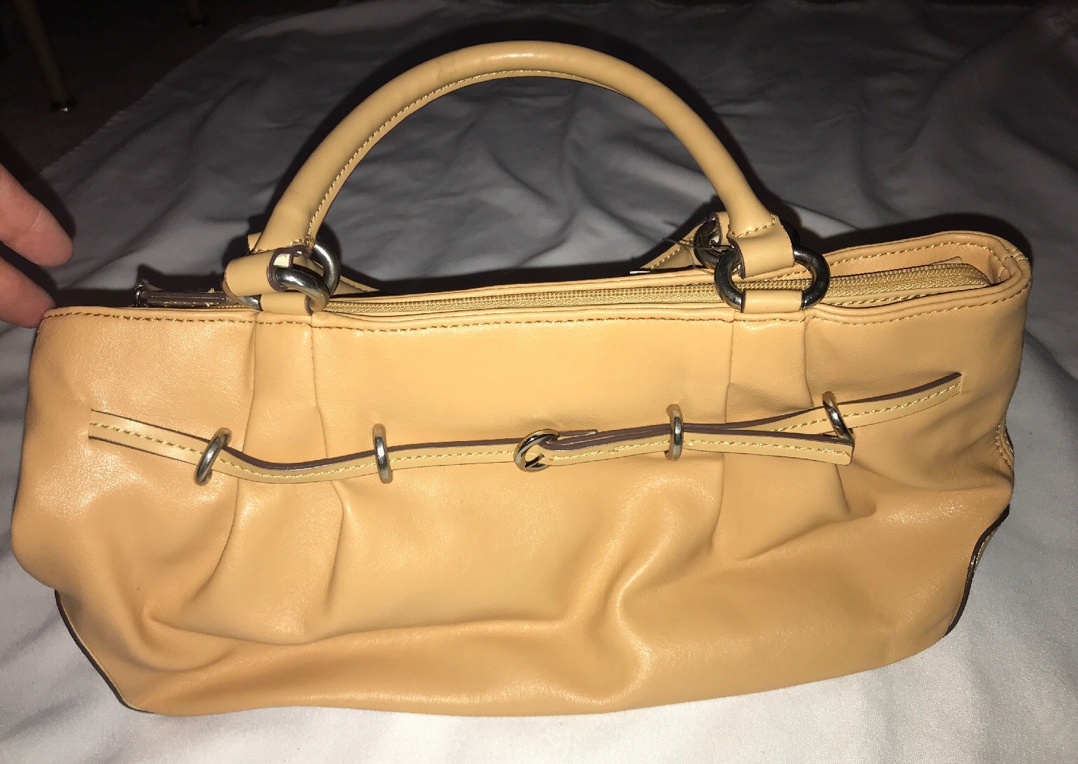 NWT Minicci Camel Colored Women’s Purse Zipper Pocket 2 Other Pockets