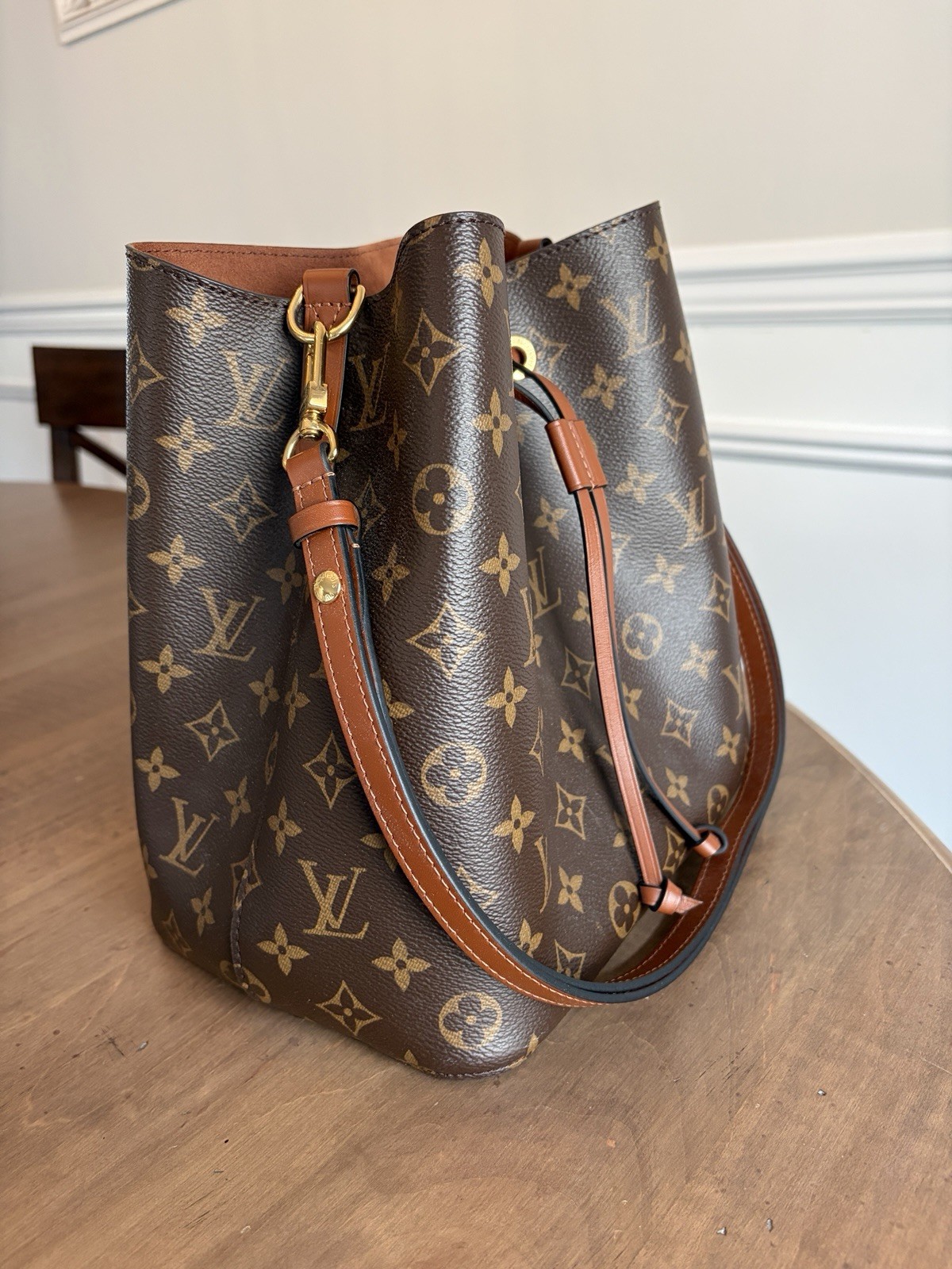 Louis Vuitton NéoNoé Bucket Bag MM Brown Leather