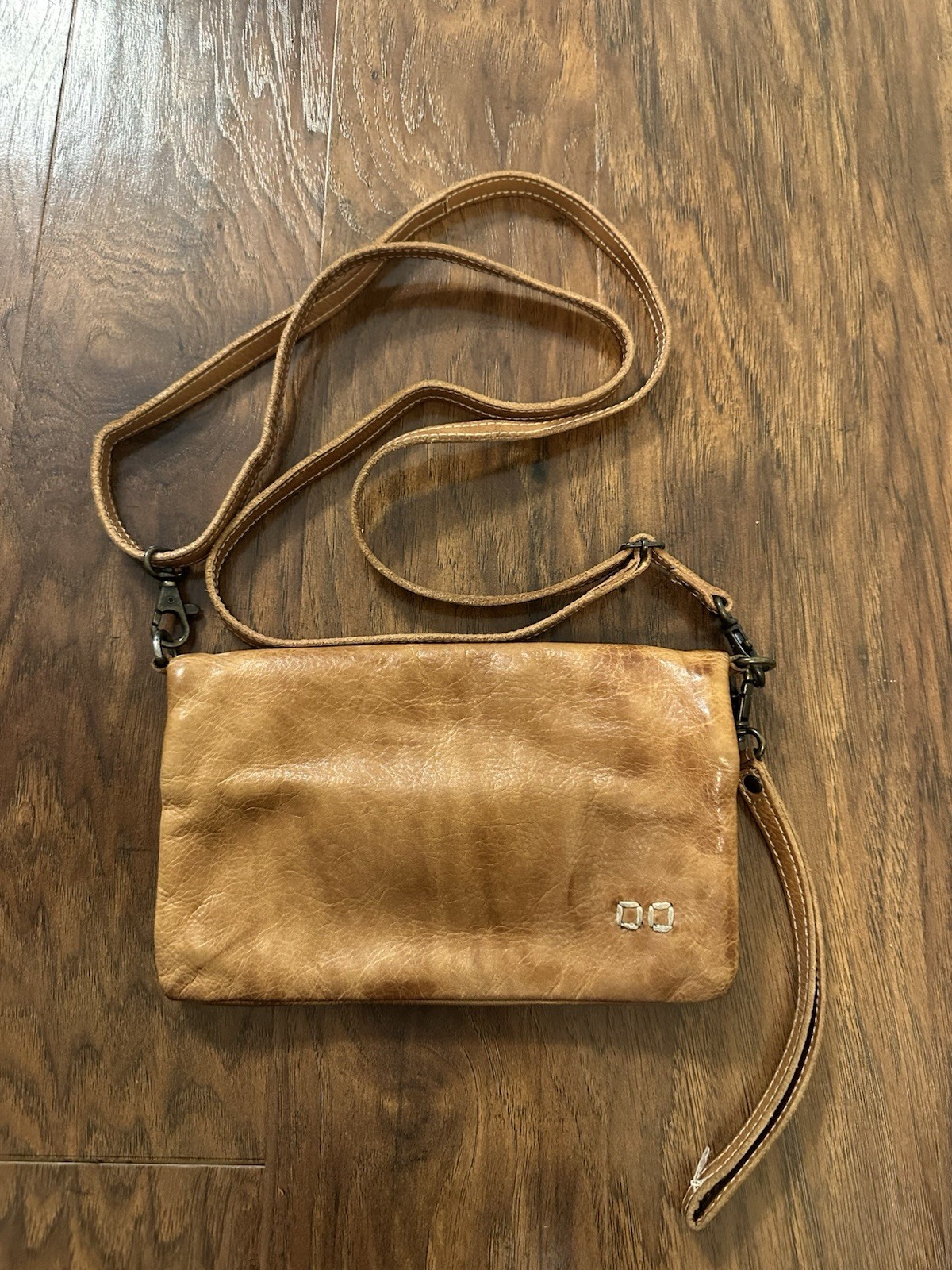Bed|Stü Cadence Crossbody versatile 3-in-1 leather Compact Wallet Distressed