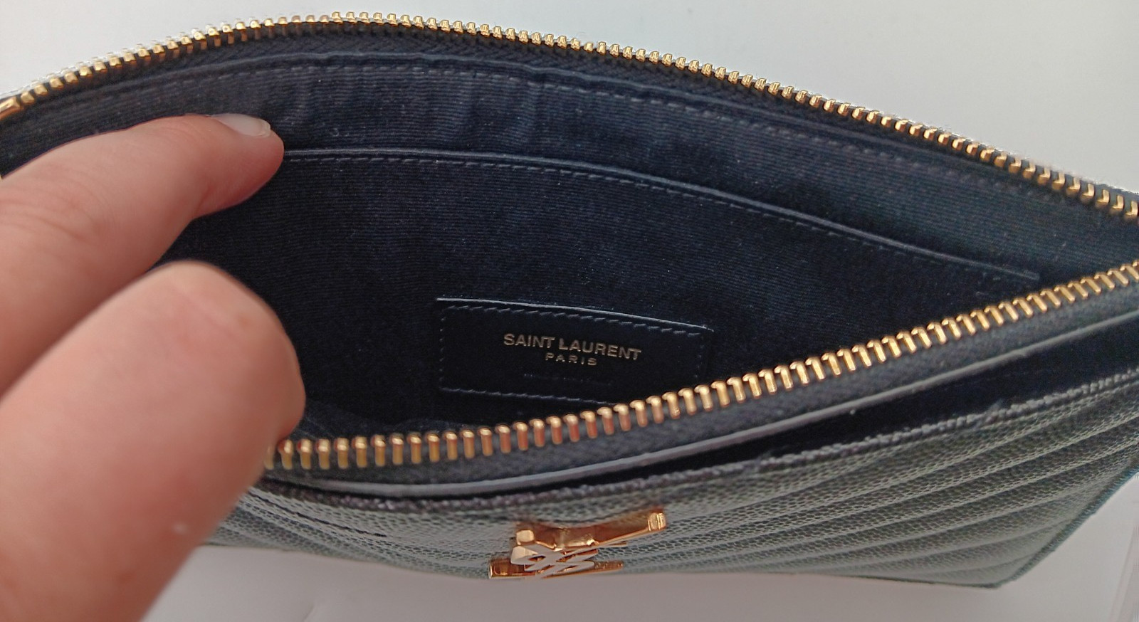 Saint Laurent | Grain De Poudre Chevron Monogram Bill Pouch | Black | 8in