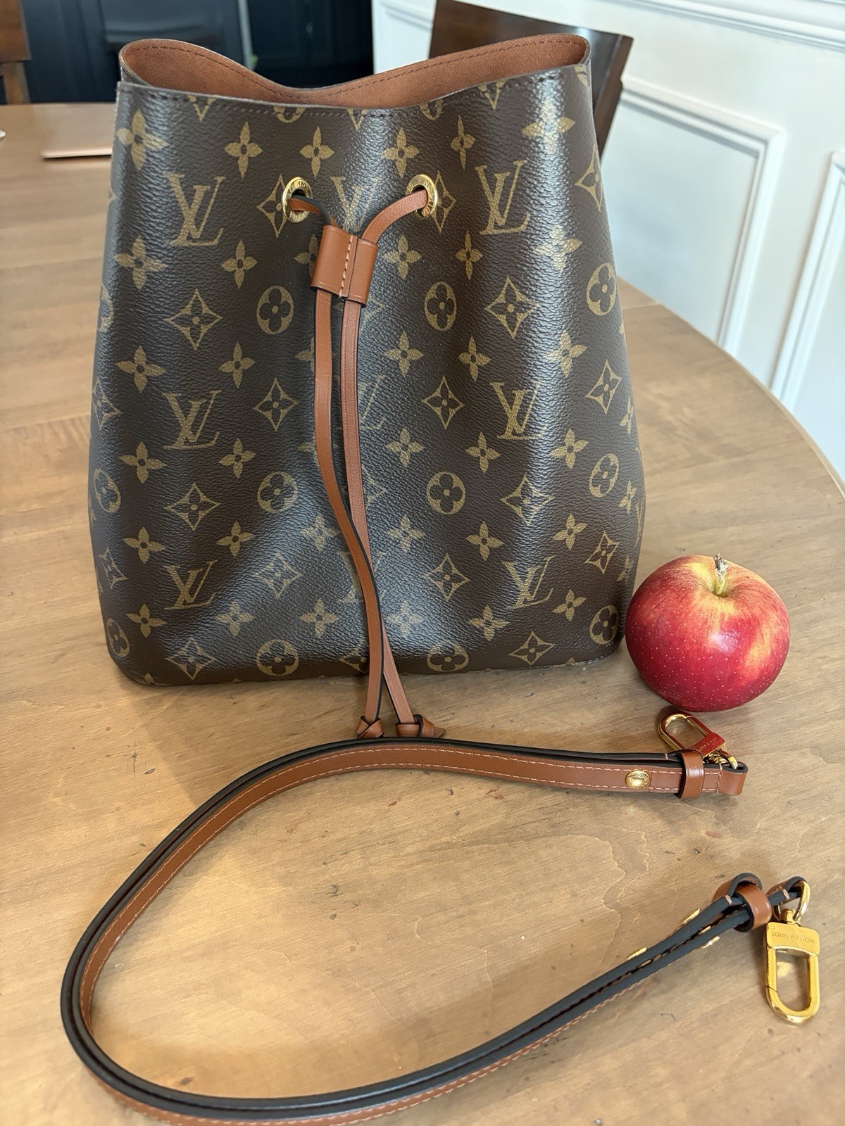 Louis Vuitton NéoNoé Bucket Bag MM Brown Leather