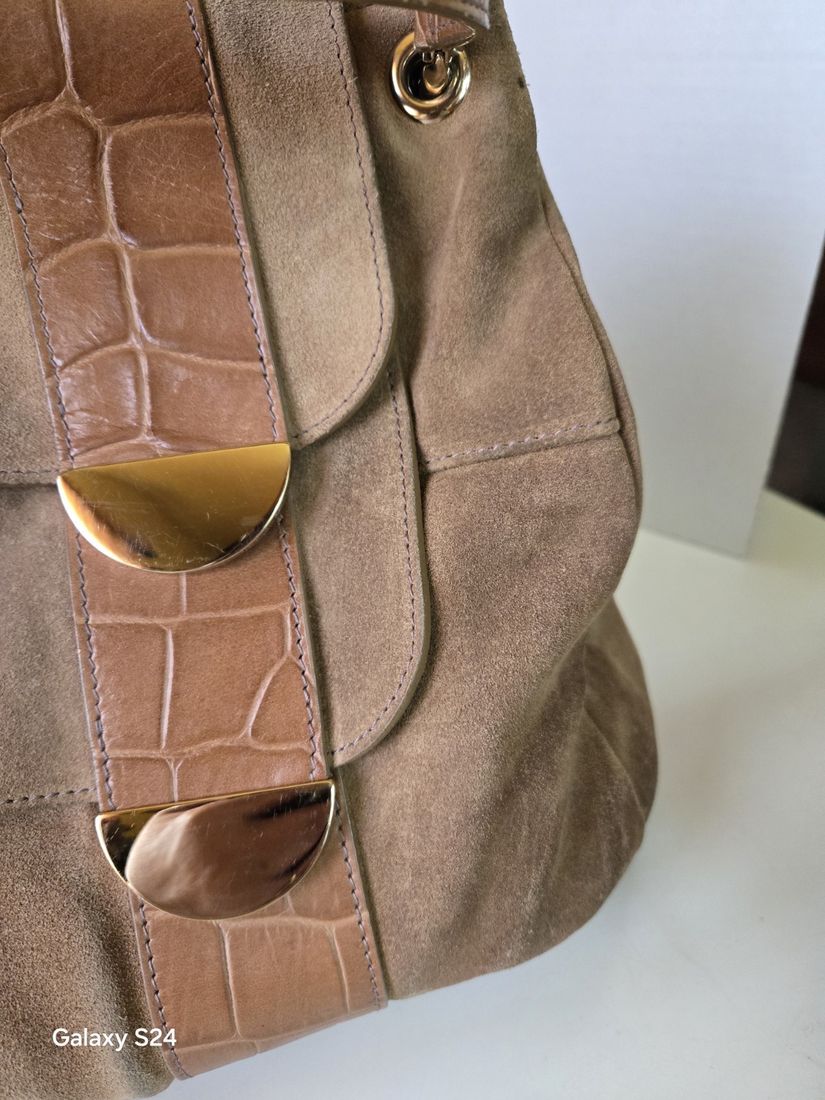 Vintage AUTHENTIC FURLA Tan/ Beige Suede And Crocodile Embossed Leather Hobo/…