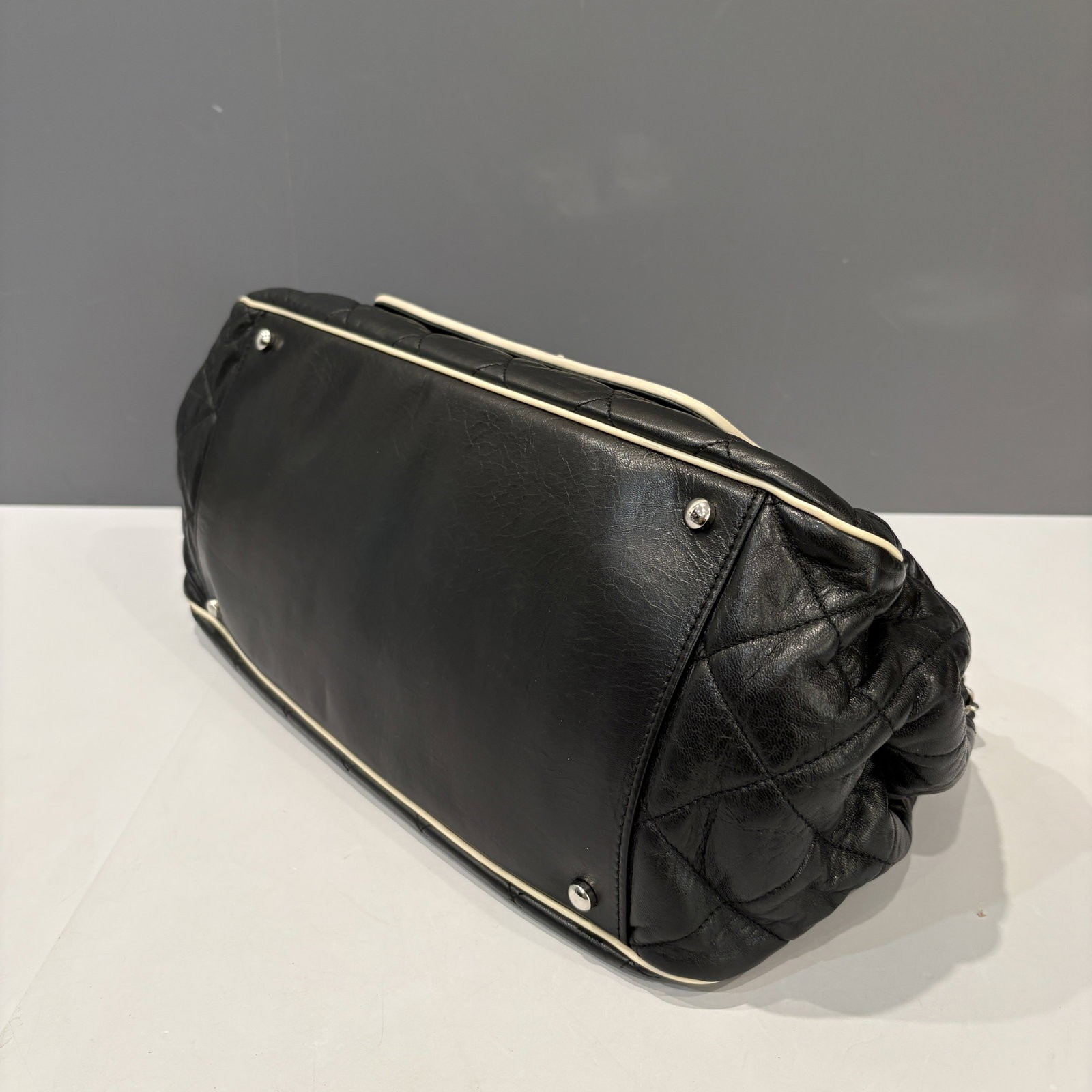 Chanel Quilted East West Accordion Flap Lambskin Soft Calfskin (tz031926a3)