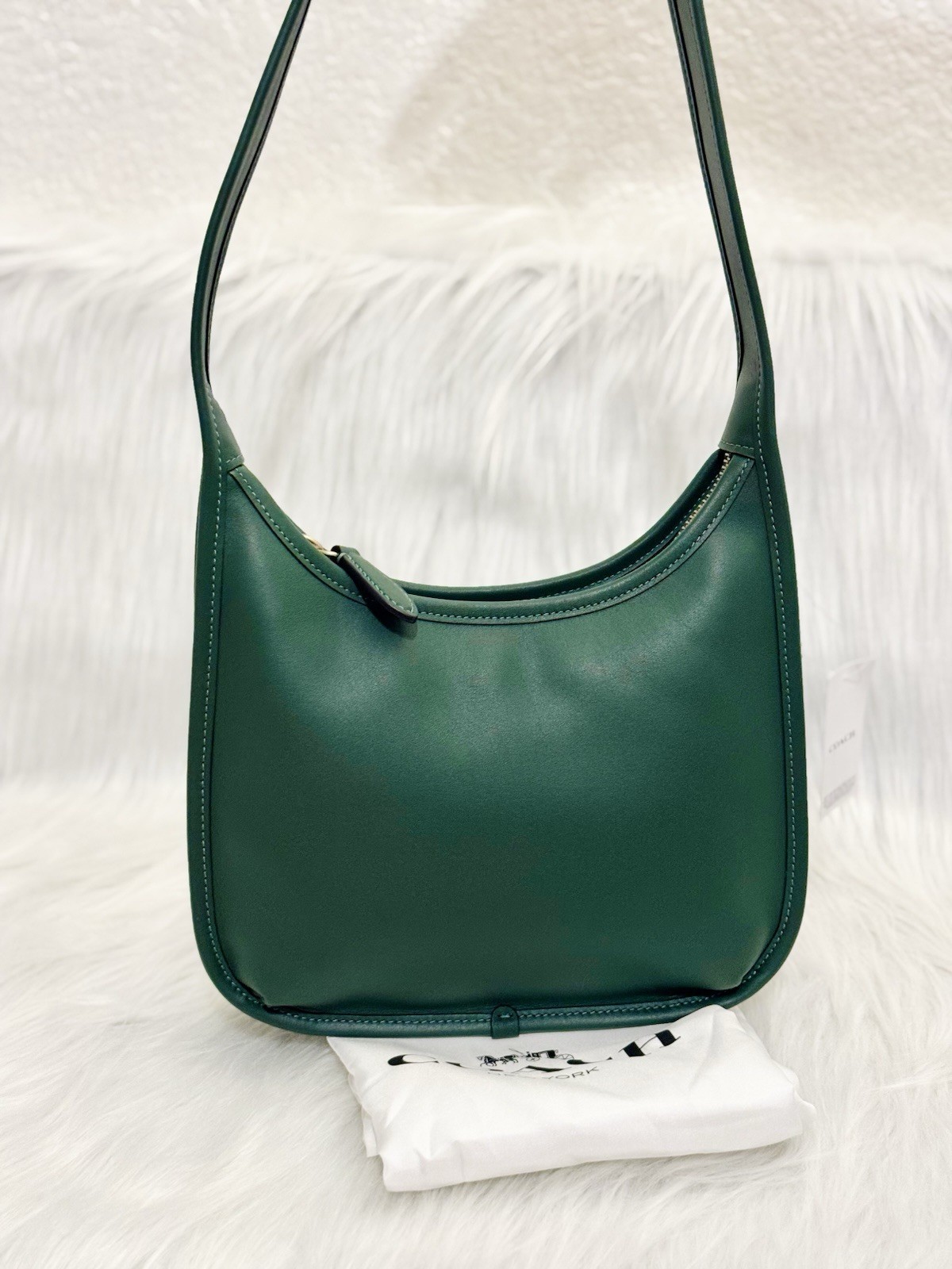 Coach Curve Zip Shoulder Bag in Brass/Hunter Green Glovetanned Leather NWT